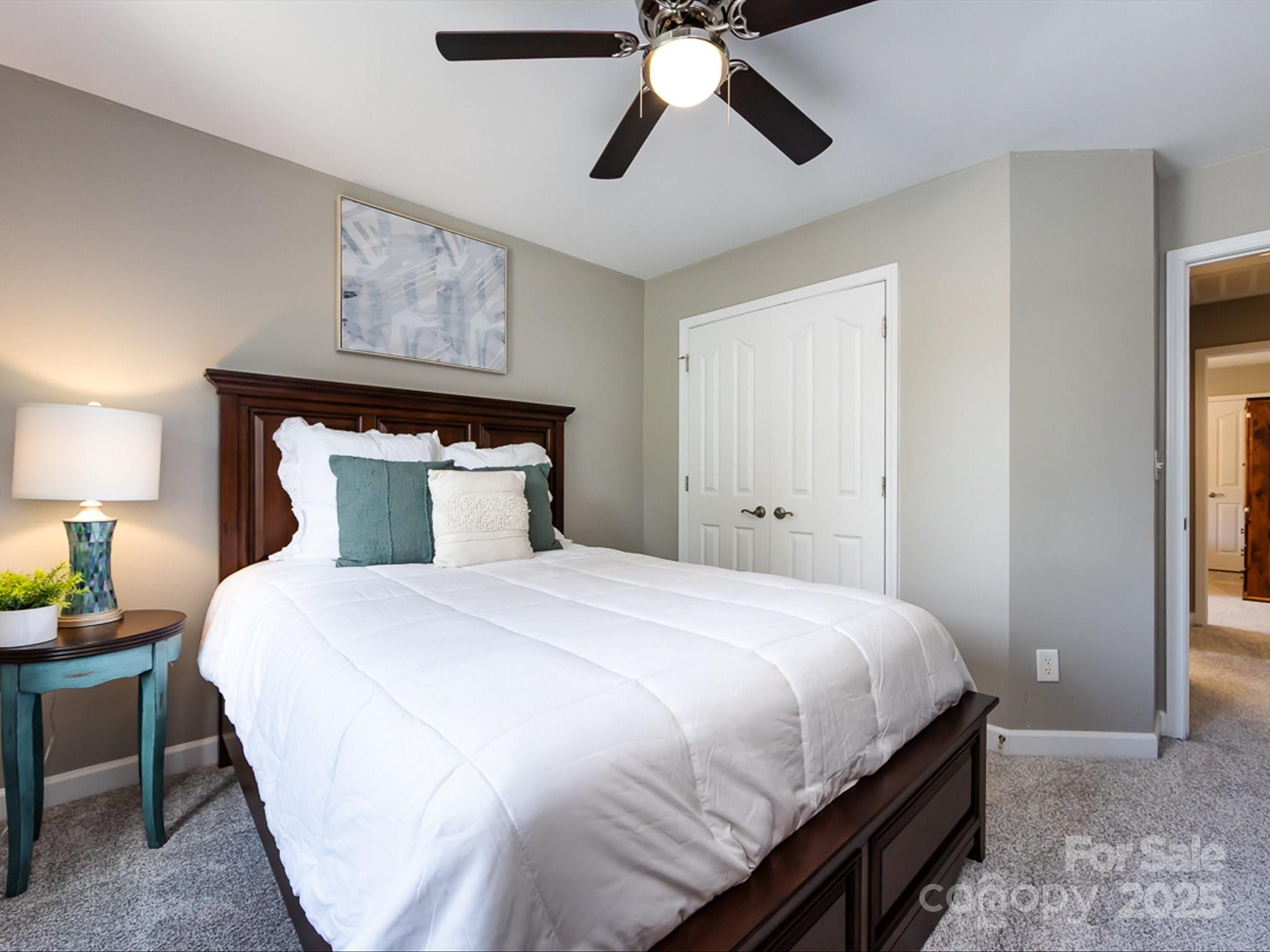 1123 Donelea Lane NW