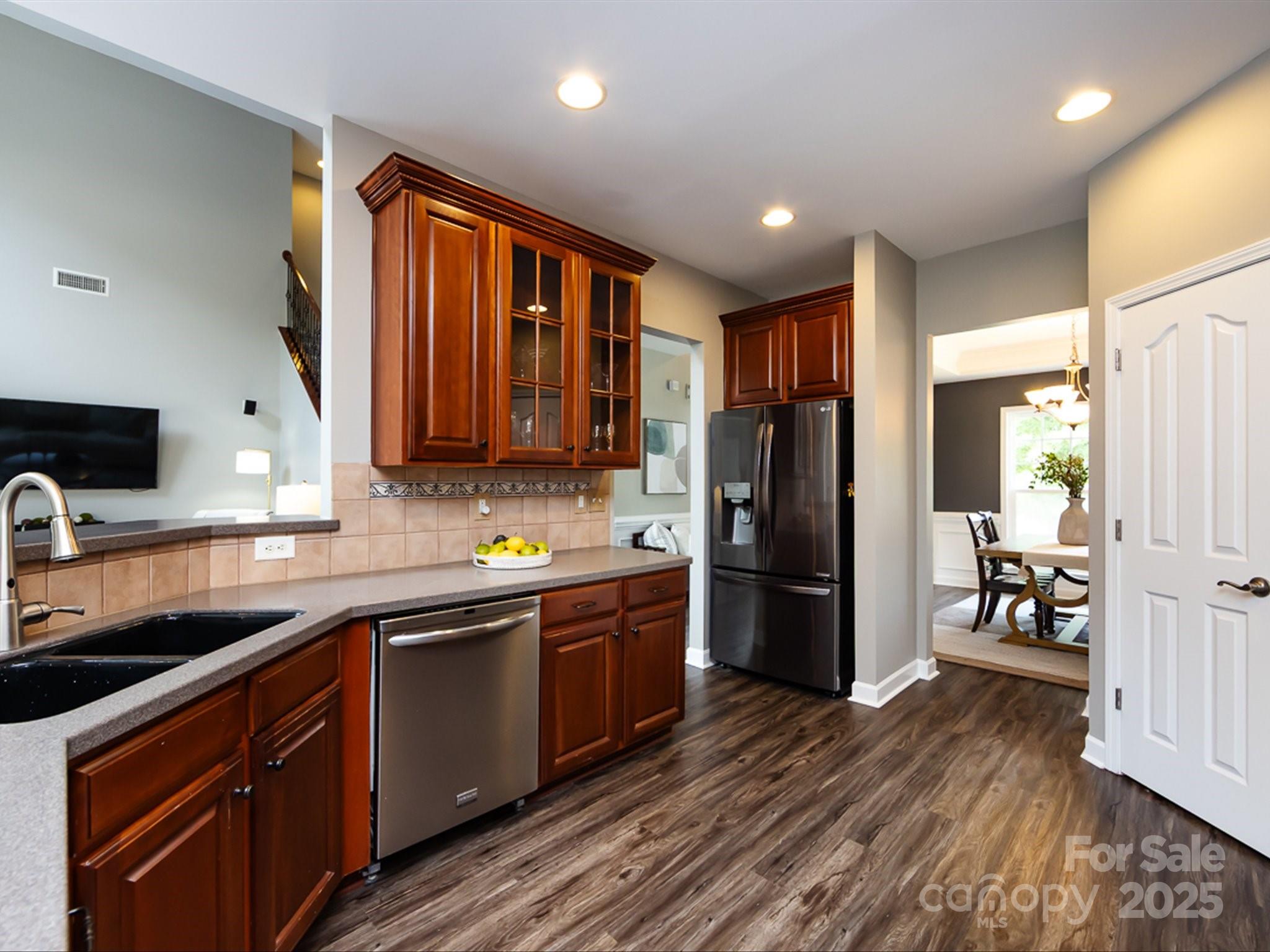 1123 Donelea Lane NW