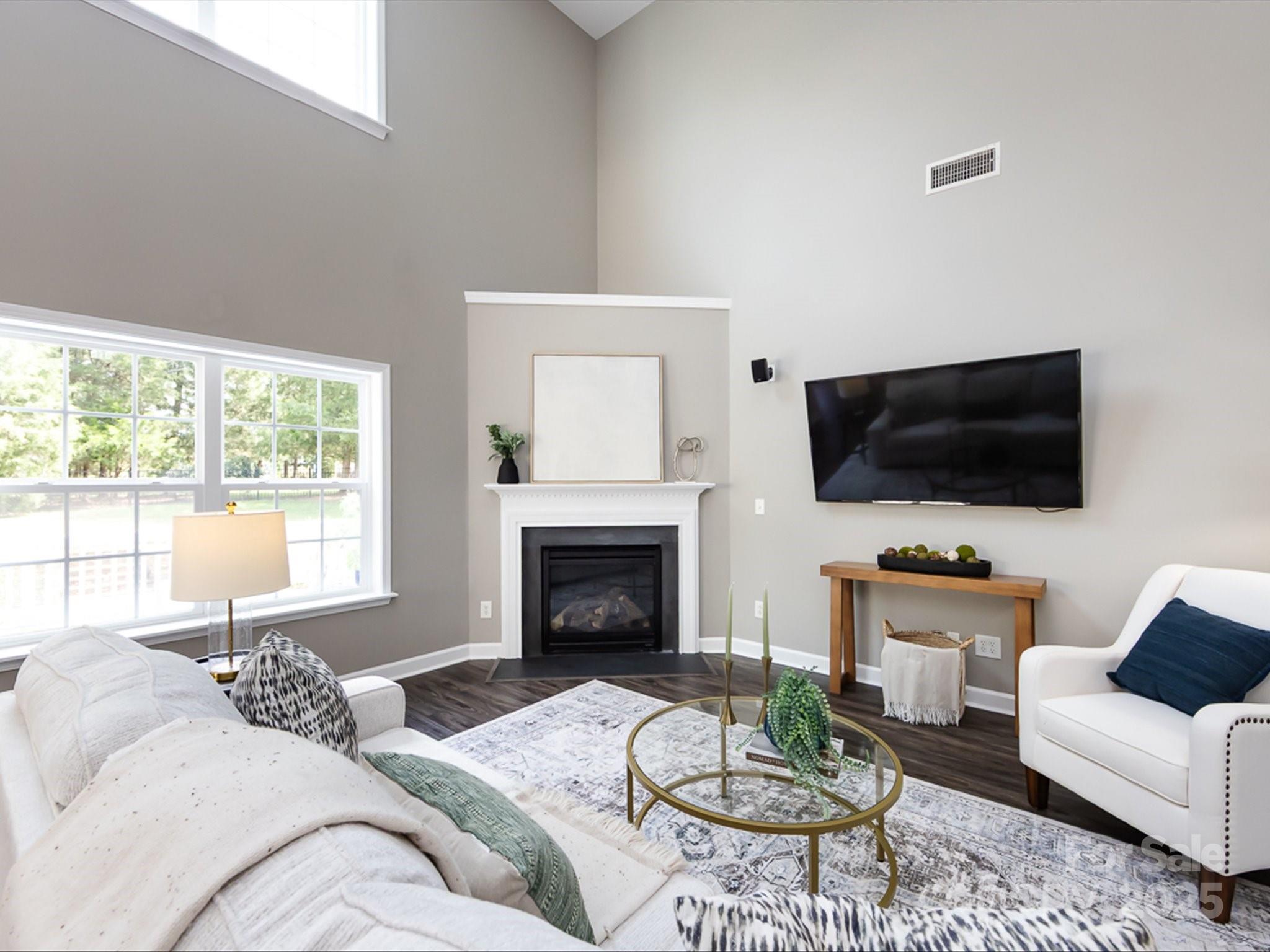 1123 Donelea Lane NW