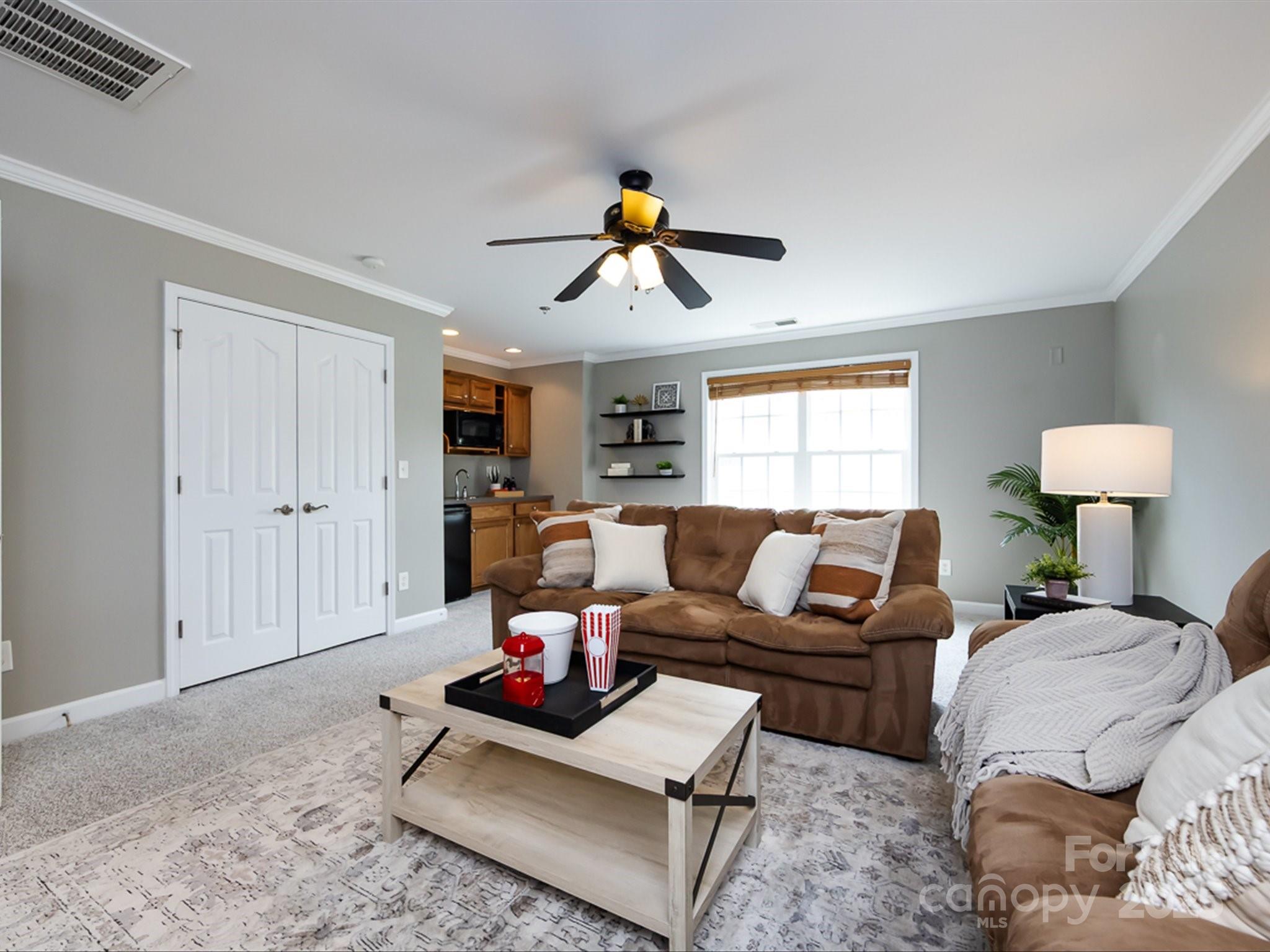 1123 Donelea Lane NW