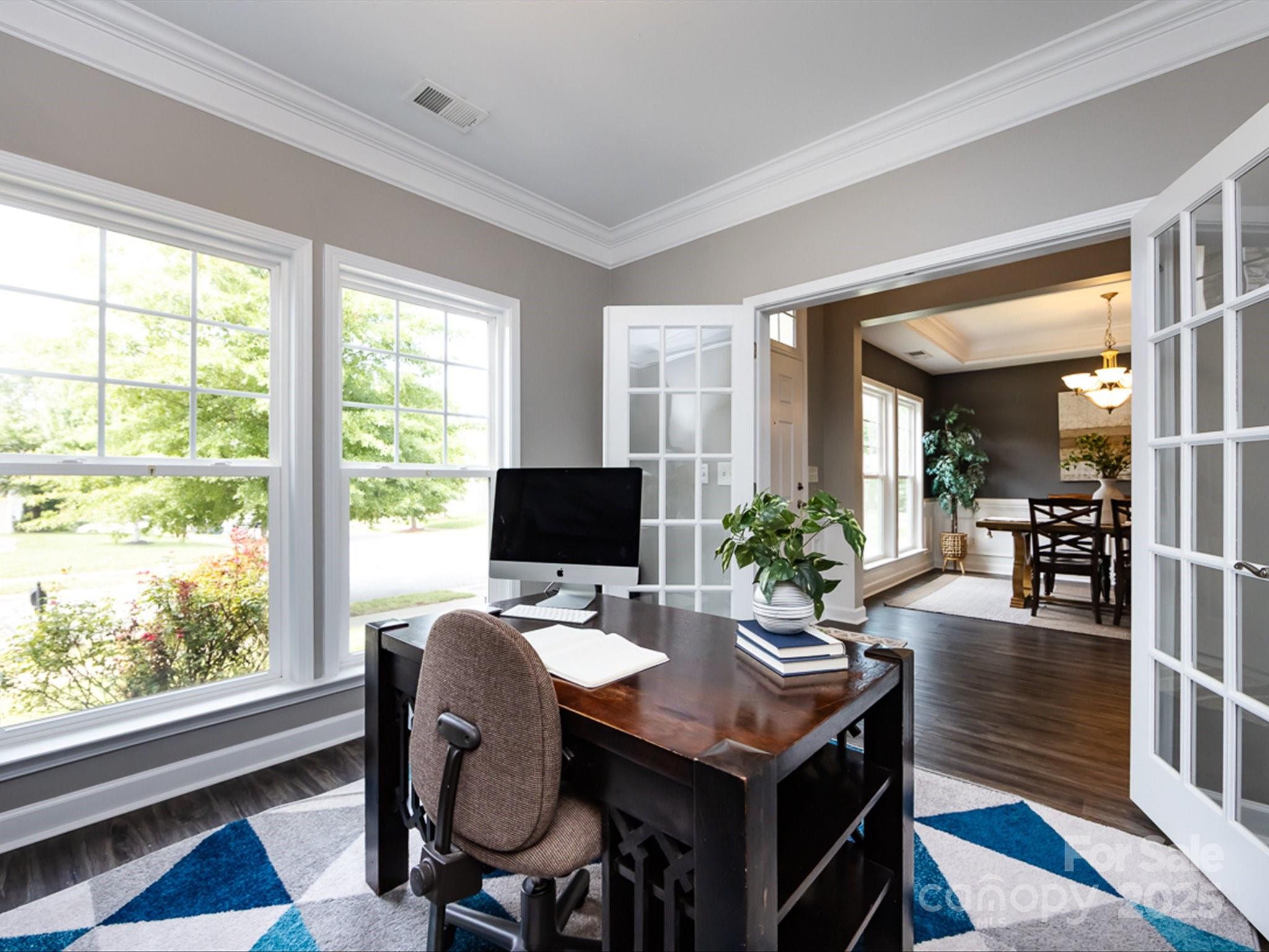 1123 Donelea Lane NW