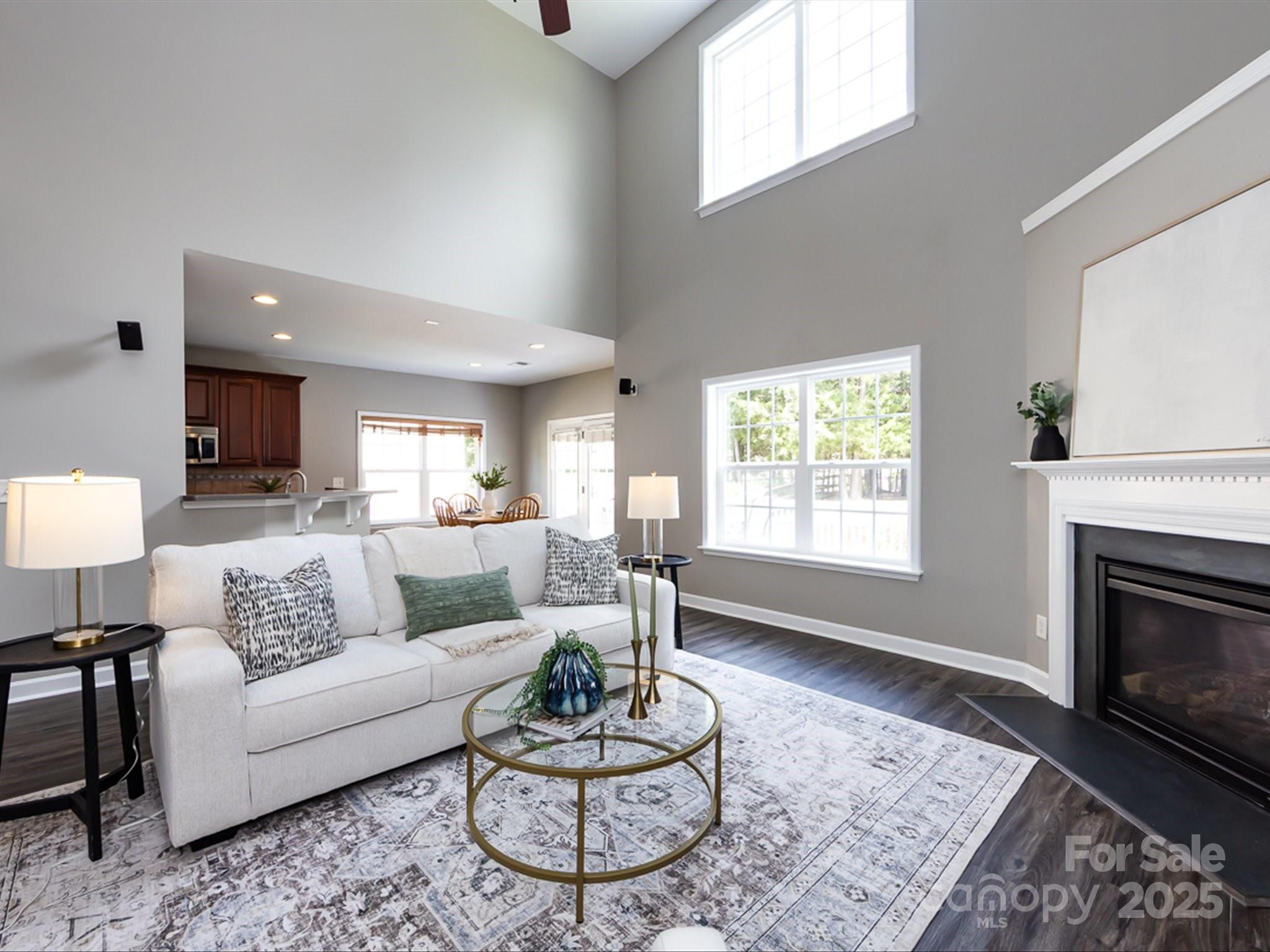 1123 Donelea Lane NW