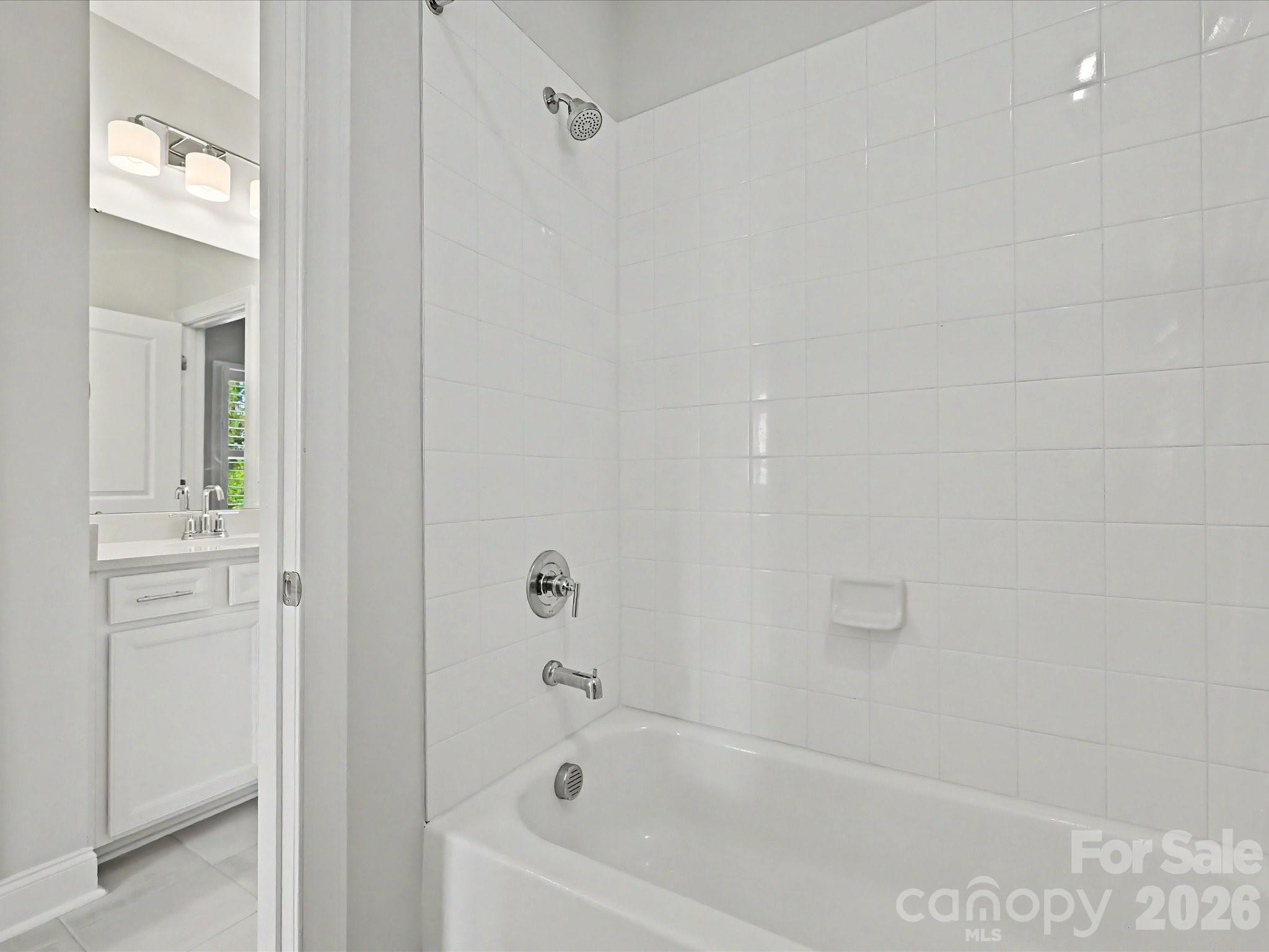 315 W Waterlynn Road