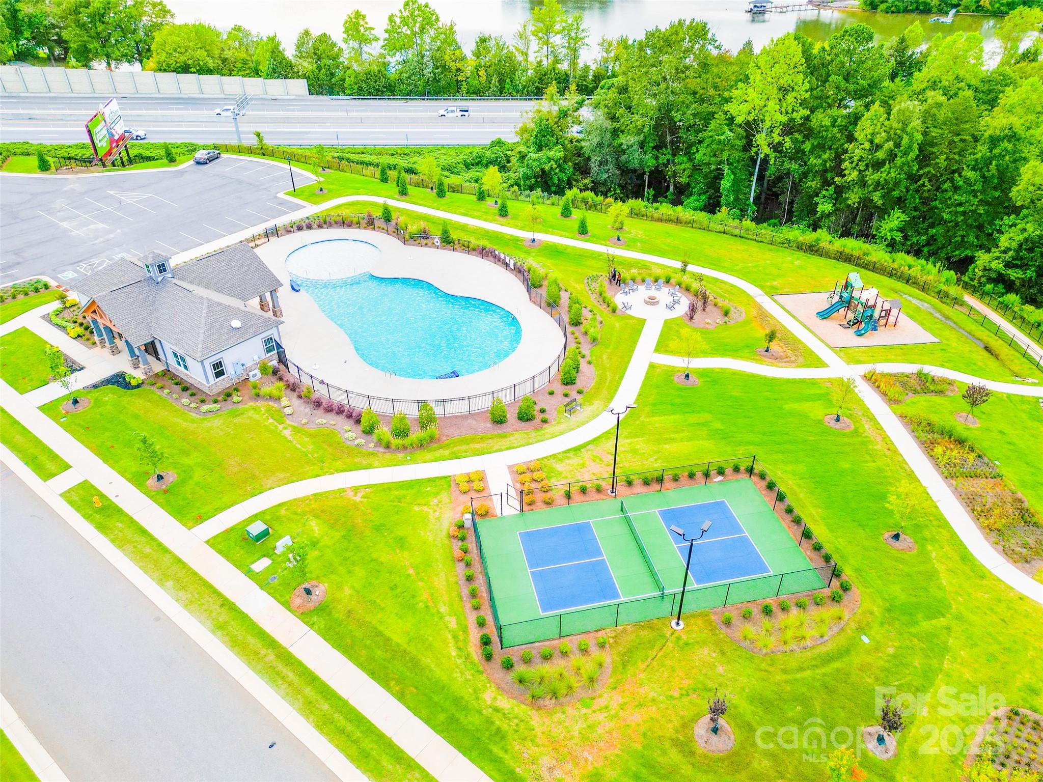 315 W Waterlynn Road