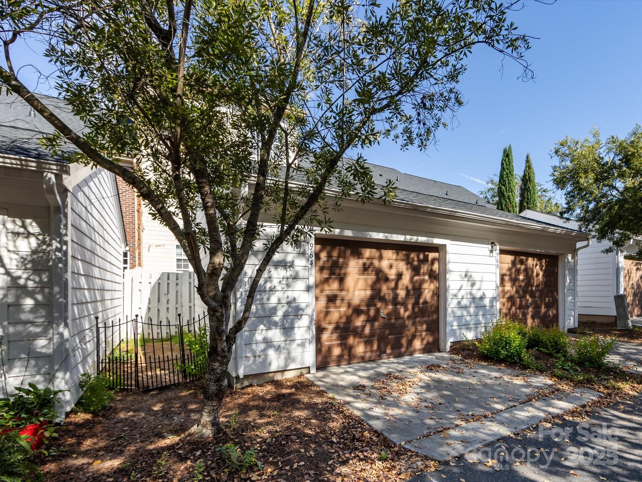 964 Gardners Way