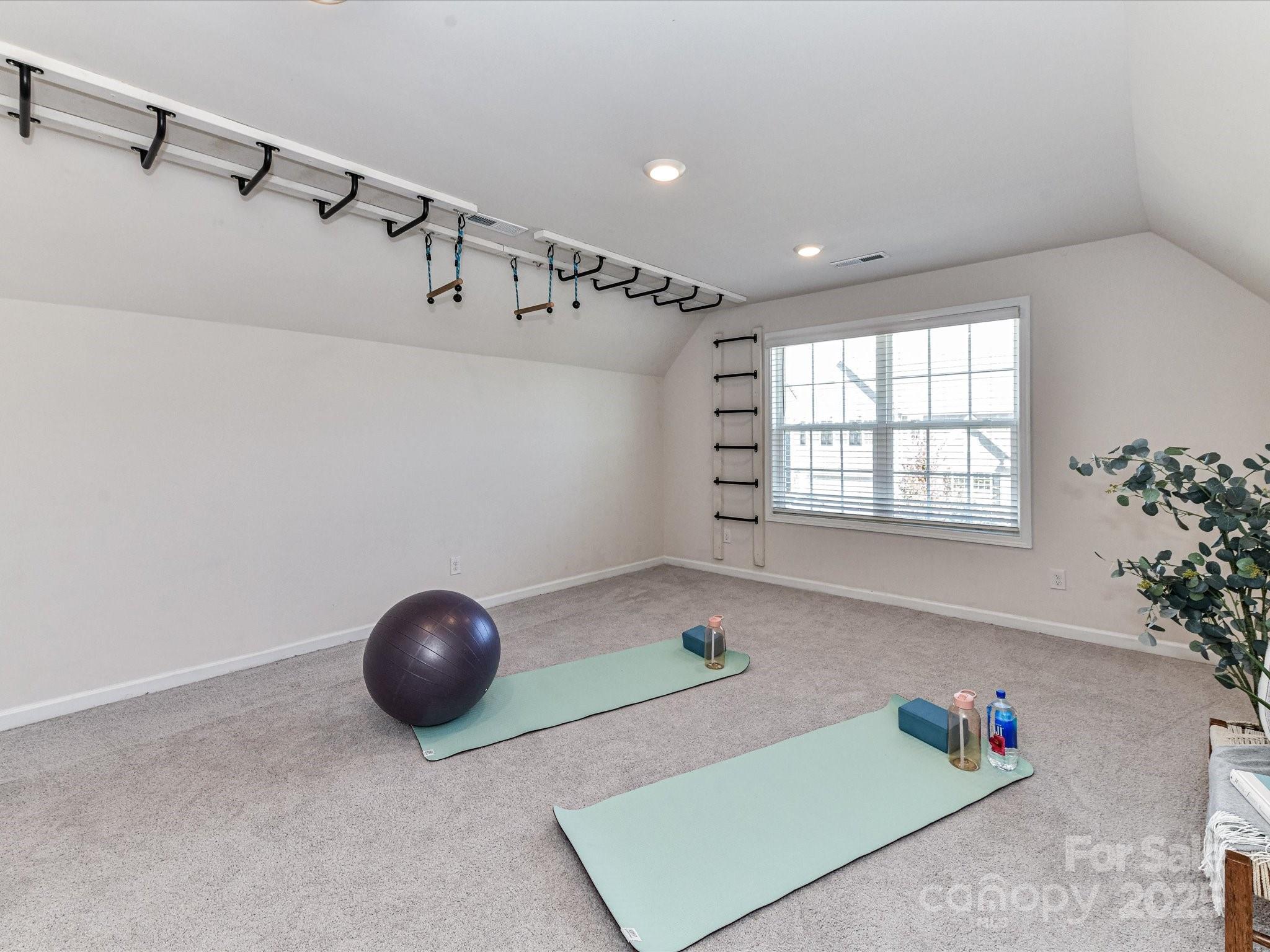 1072 Thoroughbred Drive