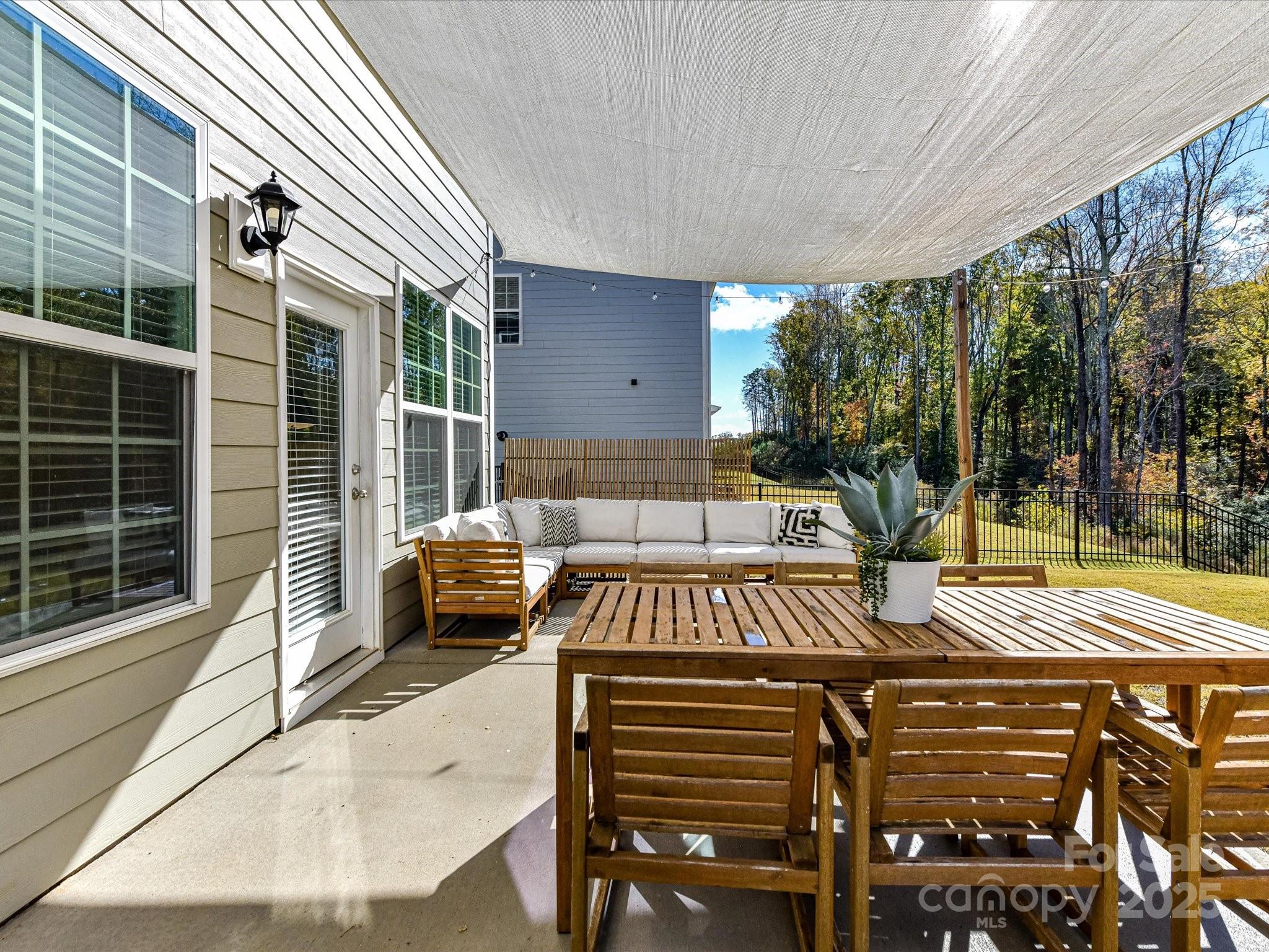 1072 Thoroughbred Drive