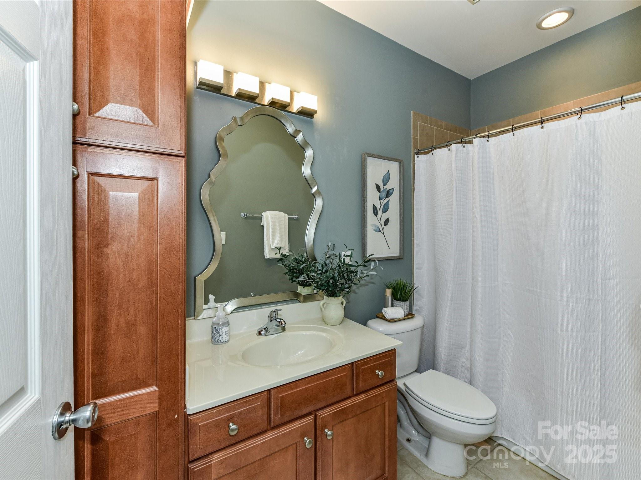 9065 Rosalyn Glen Road