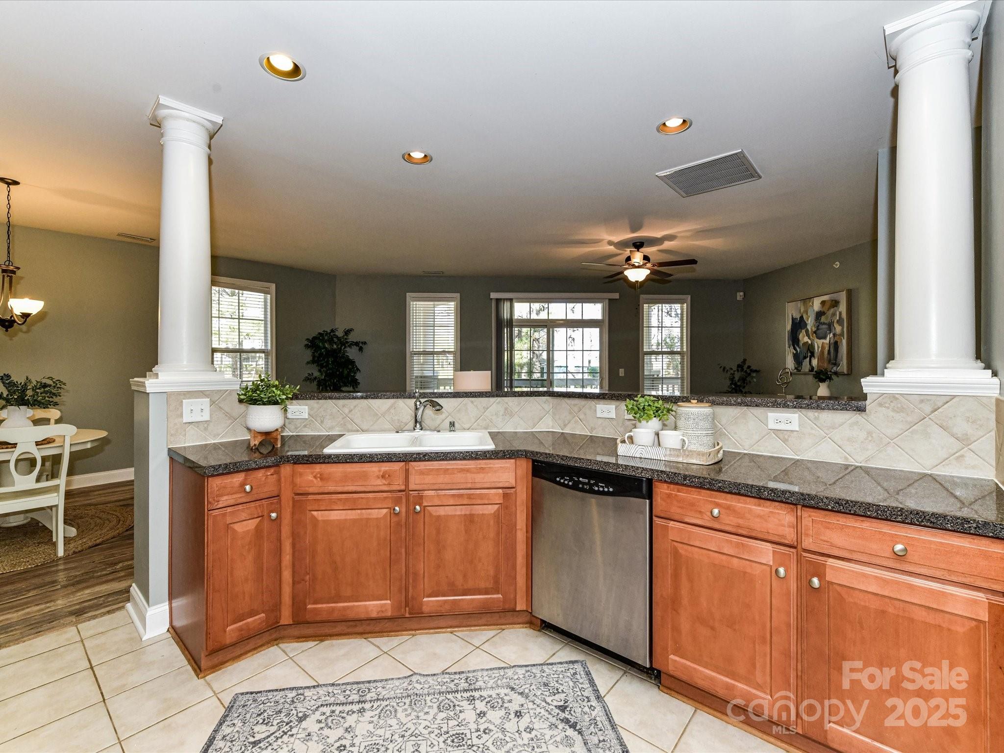 9065 Rosalyn Glen Road