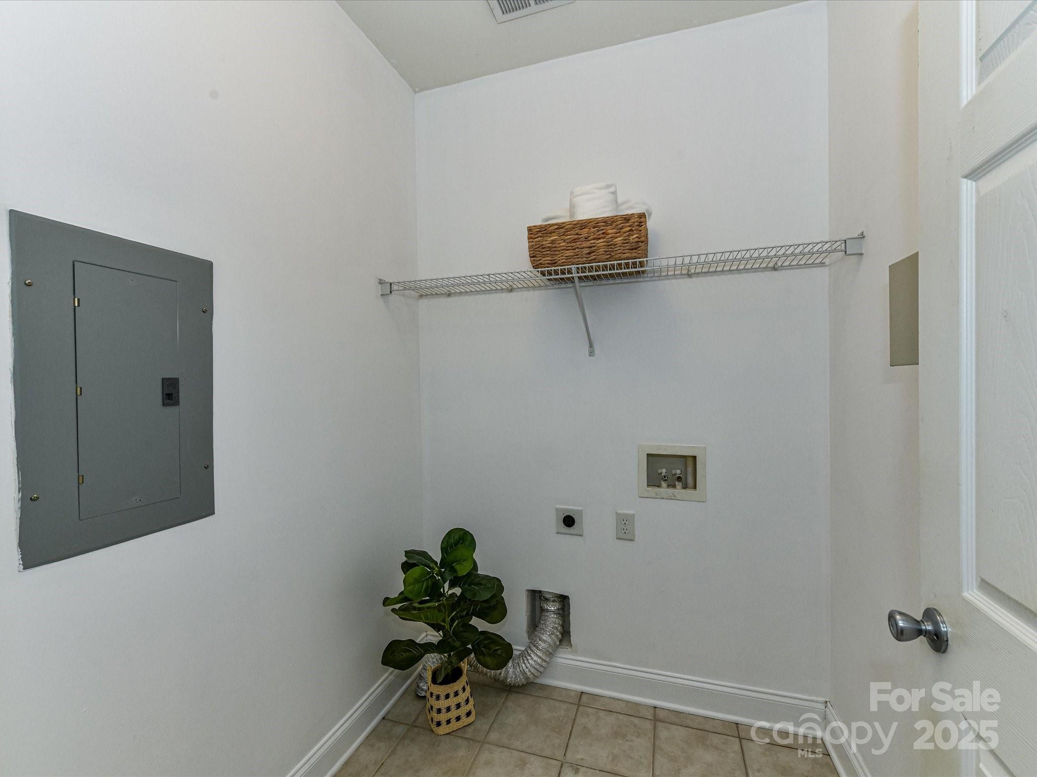 9065 Rosalyn Glen Road