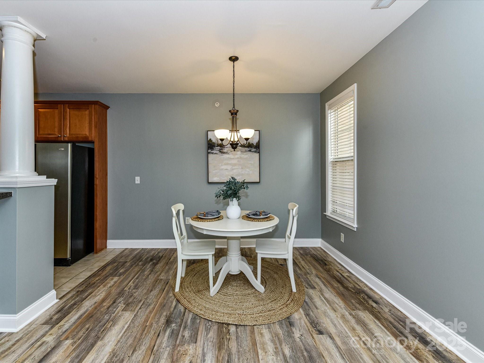 9065 Rosalyn Glen Road