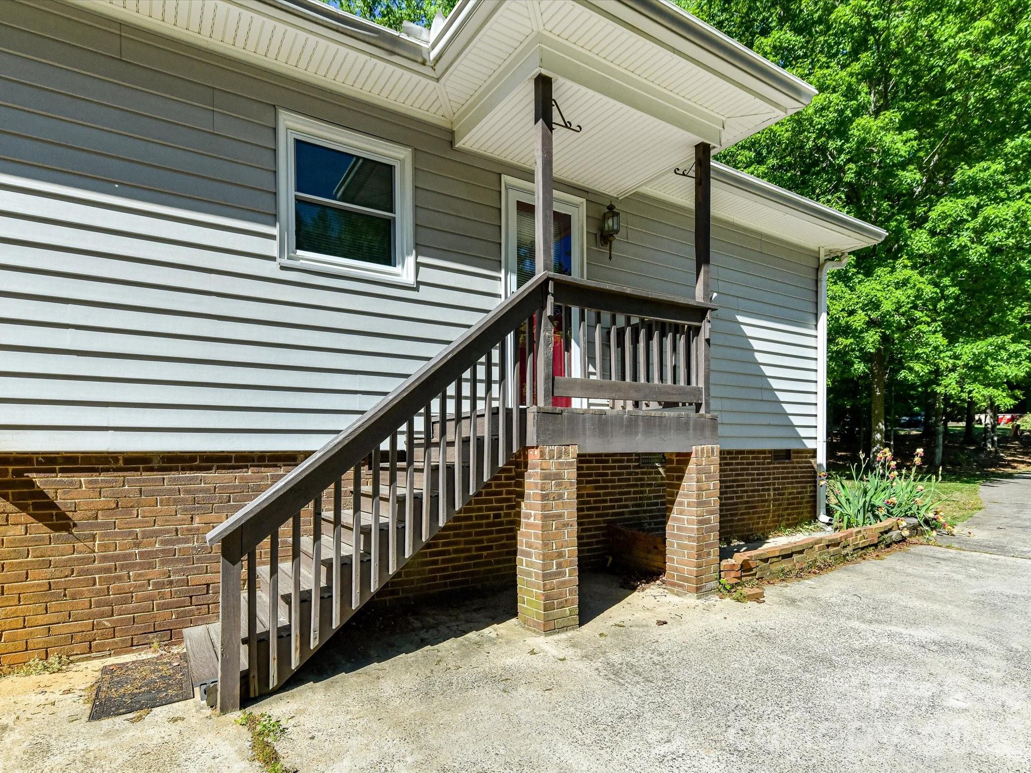 10803 Chestnut Hill Drive