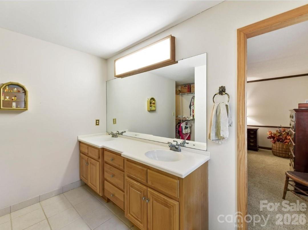 10803 Chestnut Hill Drive