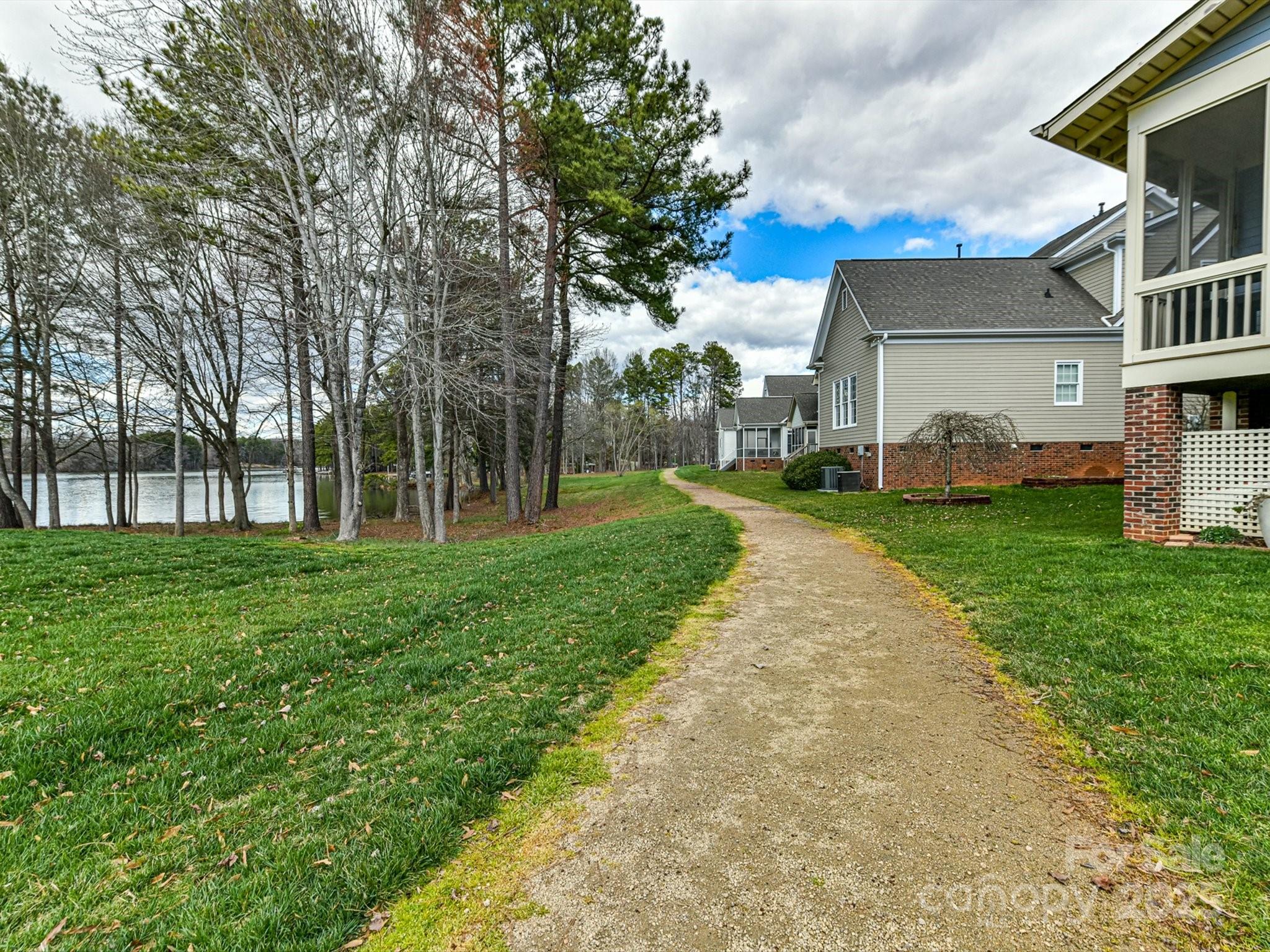 152 Lavender Bloom Loop