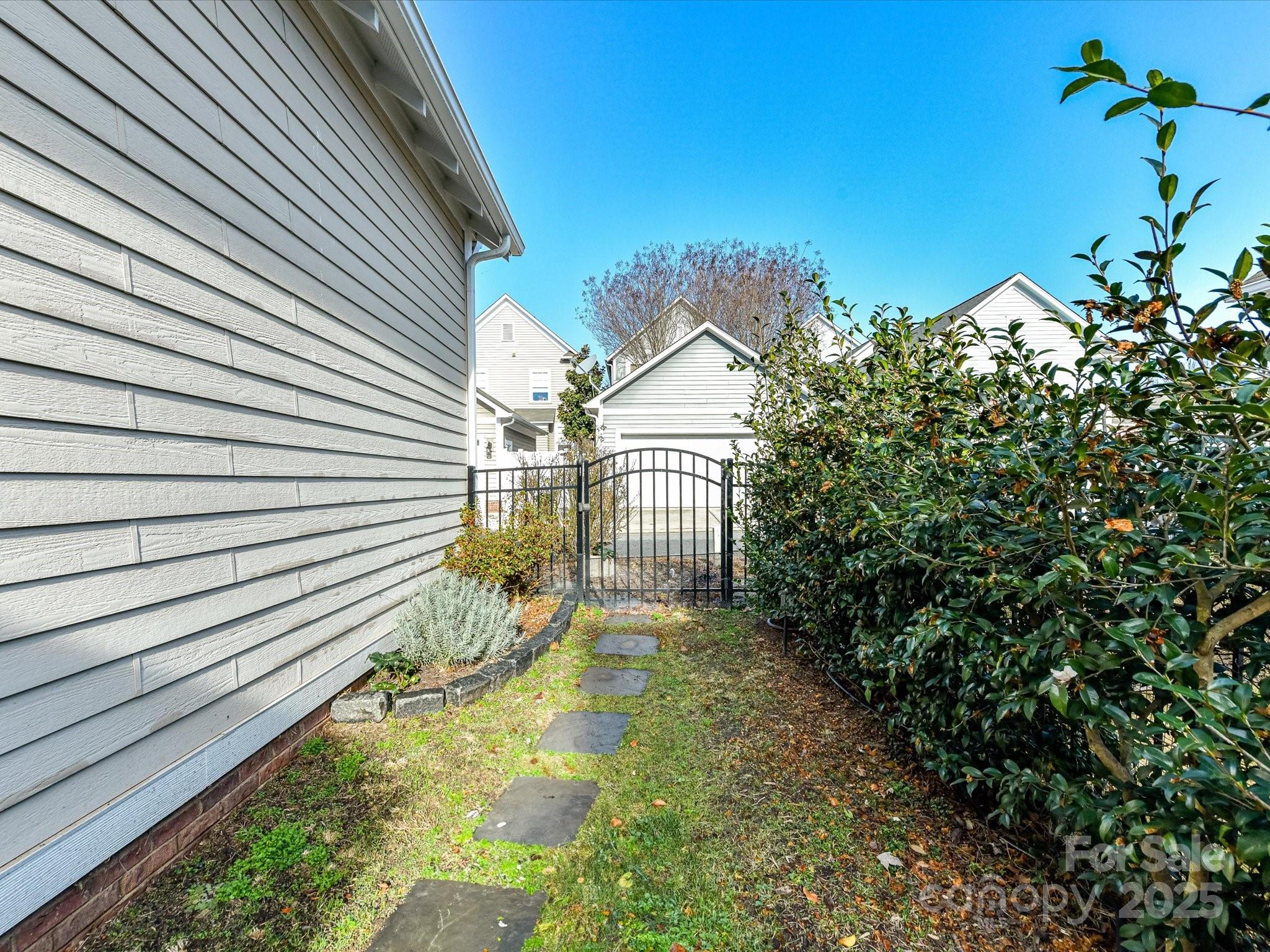 152 Lavender Bloom Loop