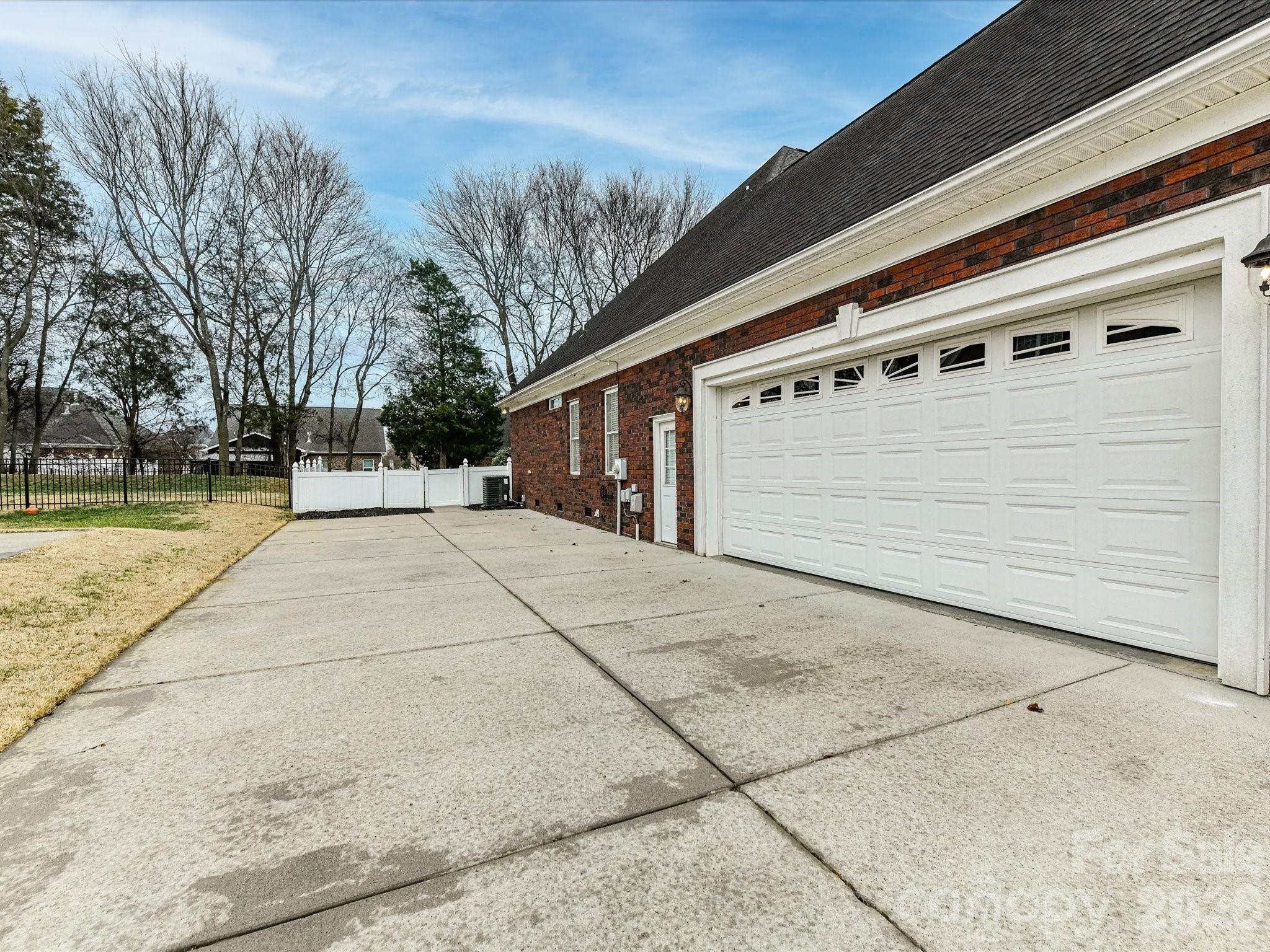 702 King Fredrick Lane SW