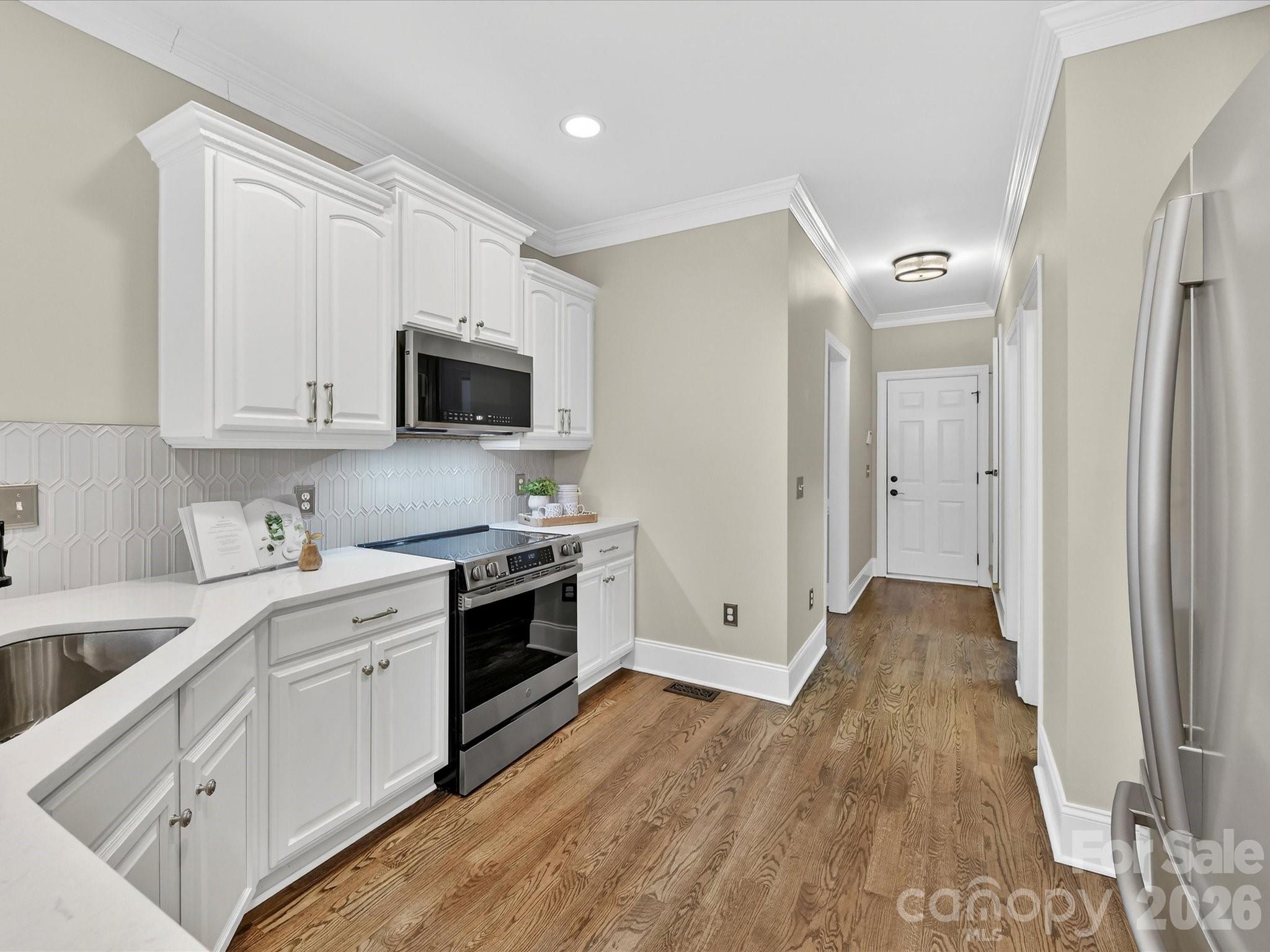 702 King Fredrick Lane SW