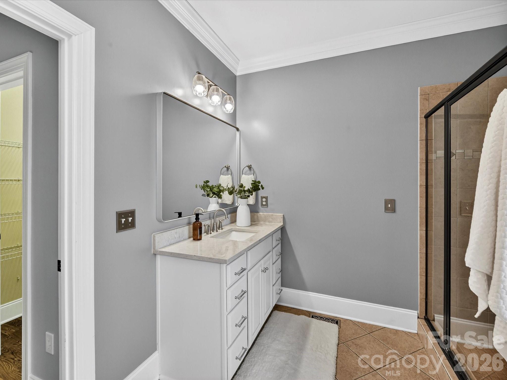 702 King Fredrick Lane SW