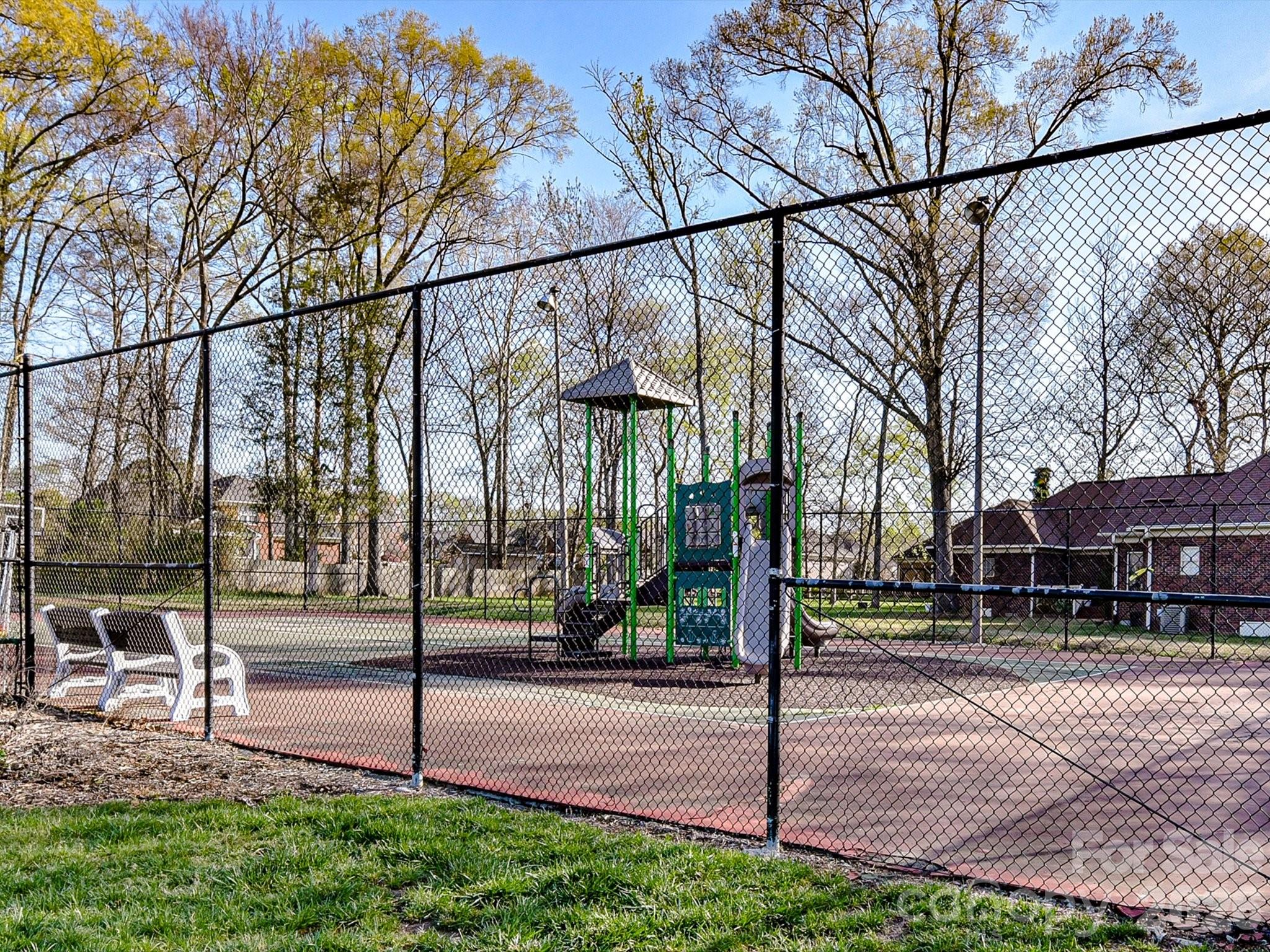 702 King Fredrick Lane SW