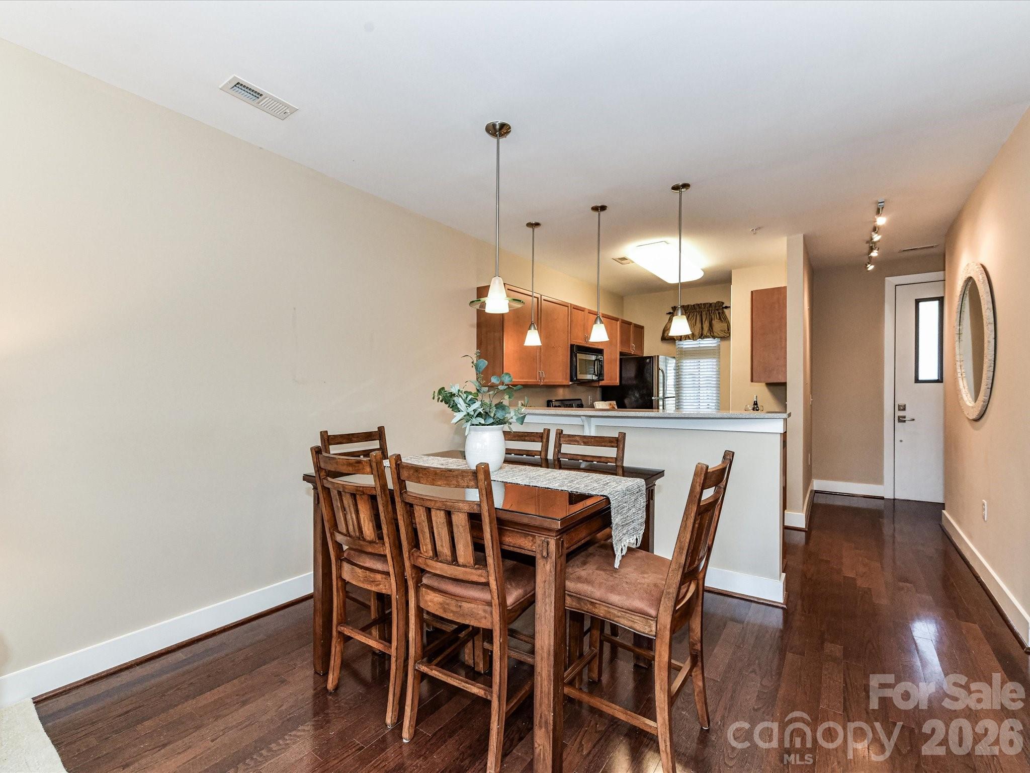 1101 W 1st Street Unit: 302