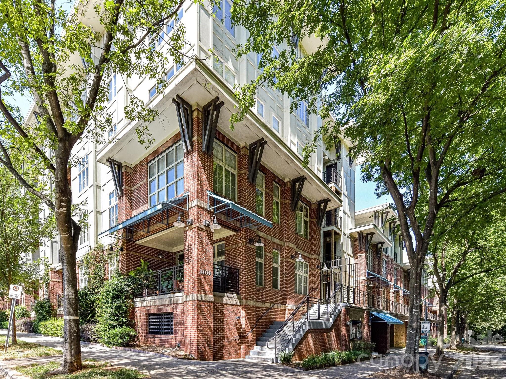 1101 W 1st Street Unit: 302