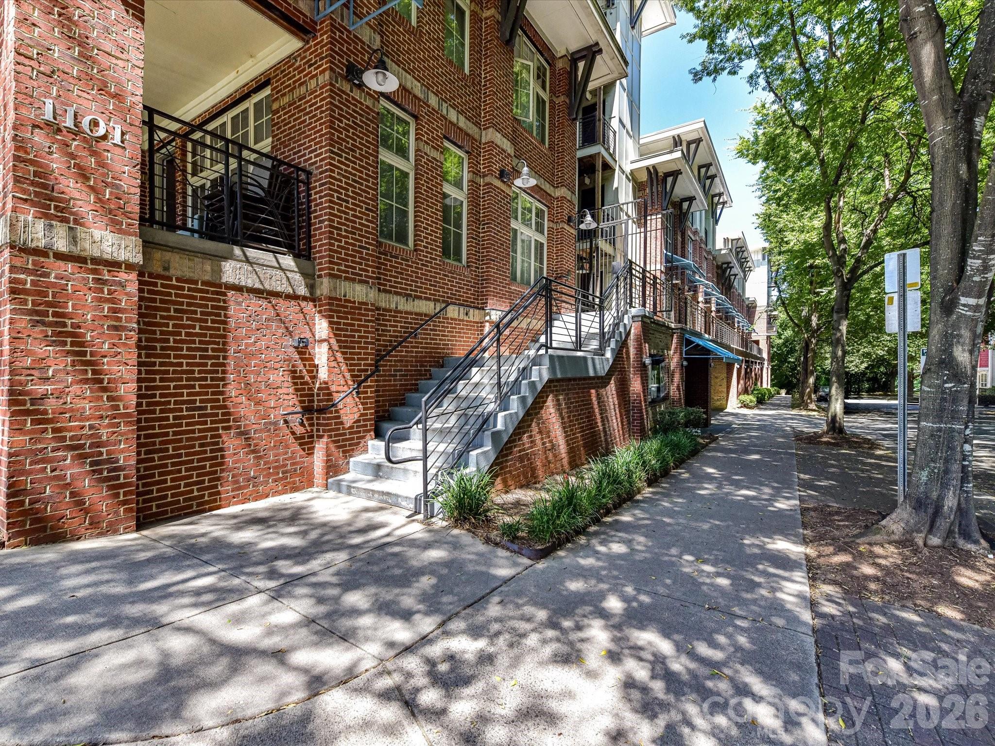 1101 W 1st Street Unit: 302