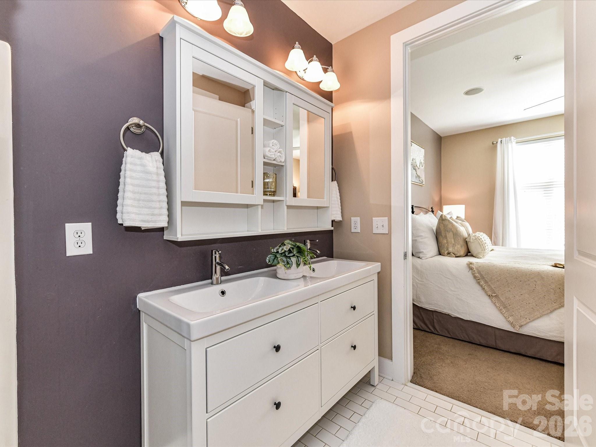 1101 W 1st Street Unit: 302