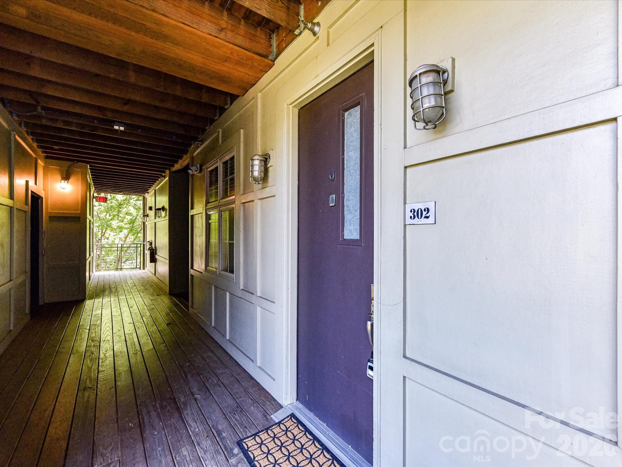 1101 W 1st Street Unit: 302