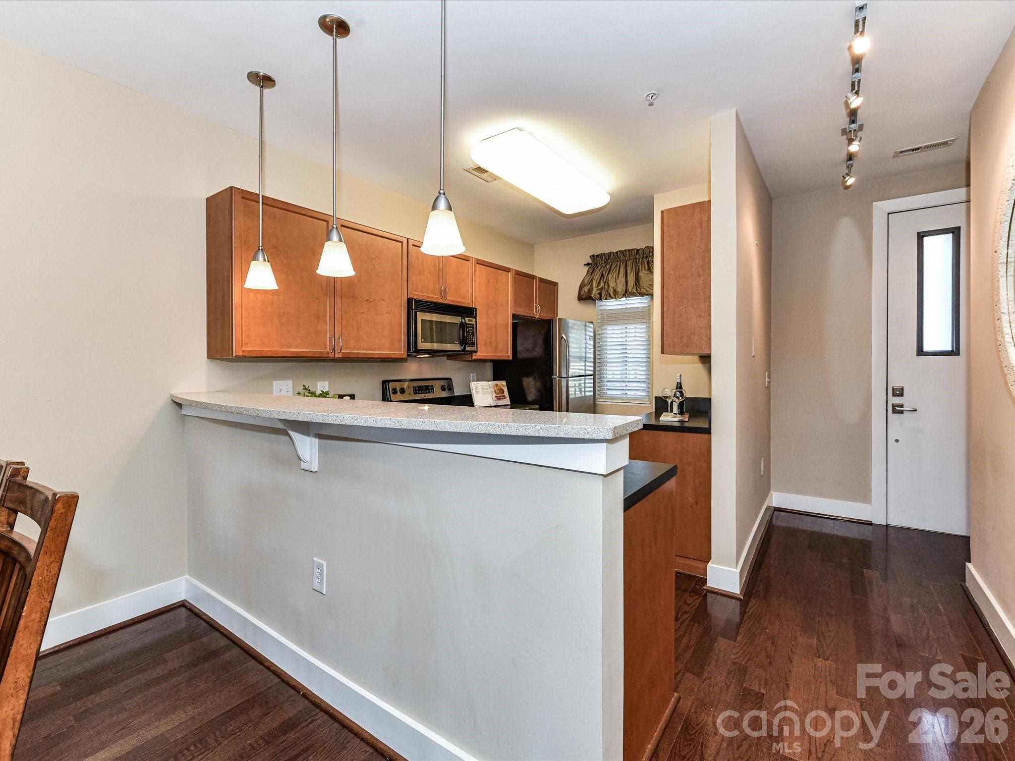 1101 W 1st Street Unit: 302