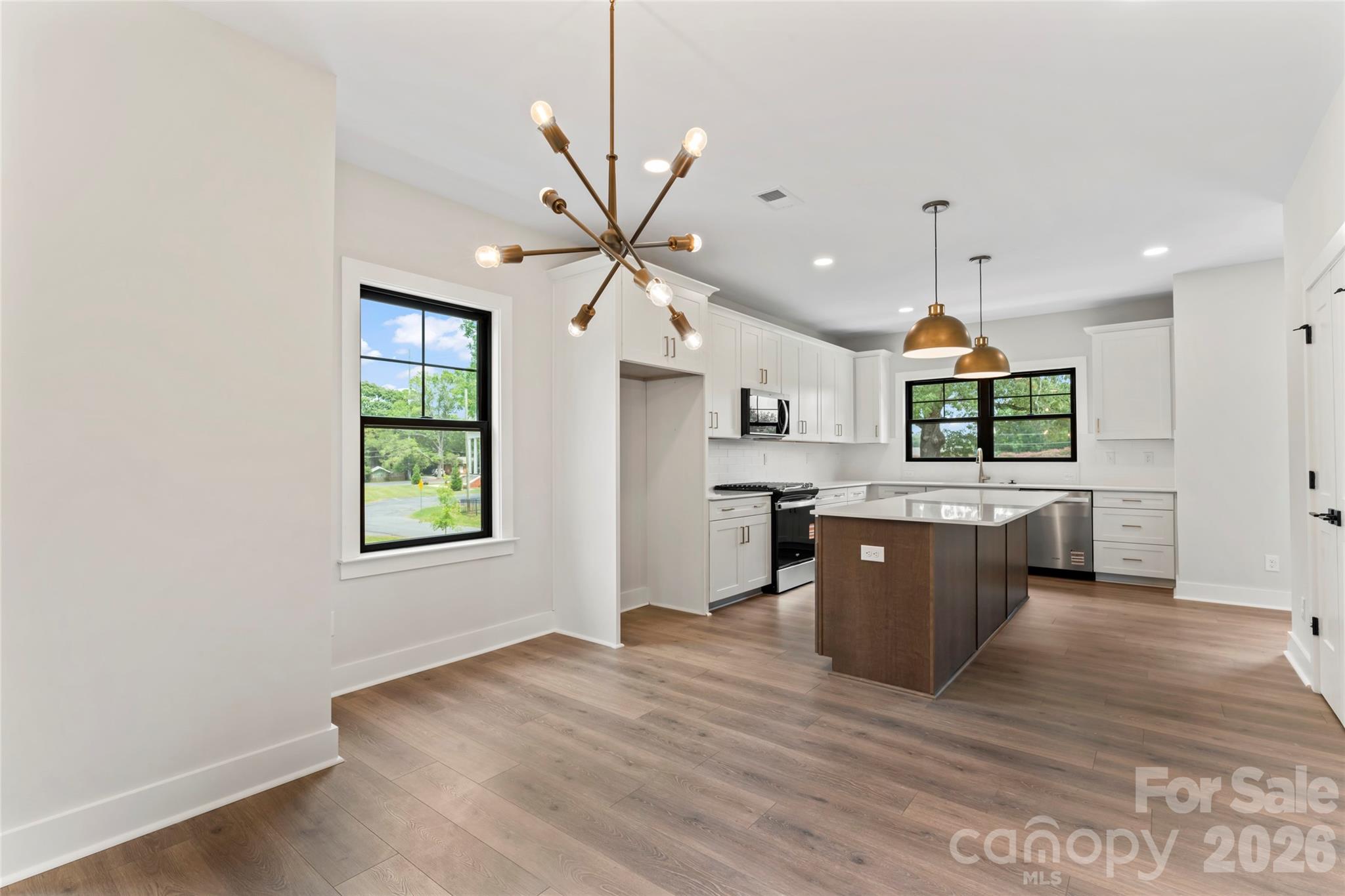 740 Falling Oak Alley Unit: 24