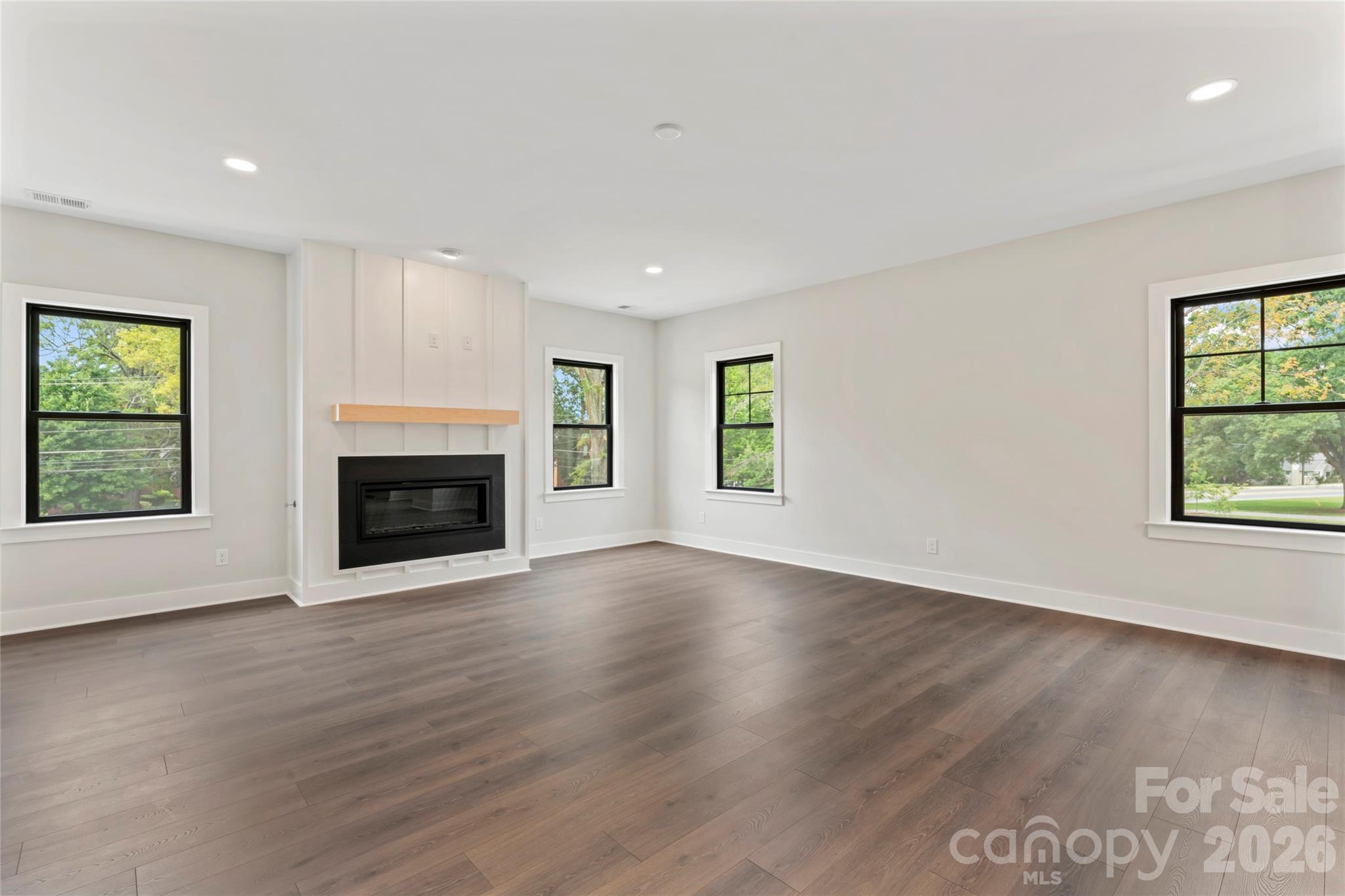 740 Falling Oak Alley Unit: 24