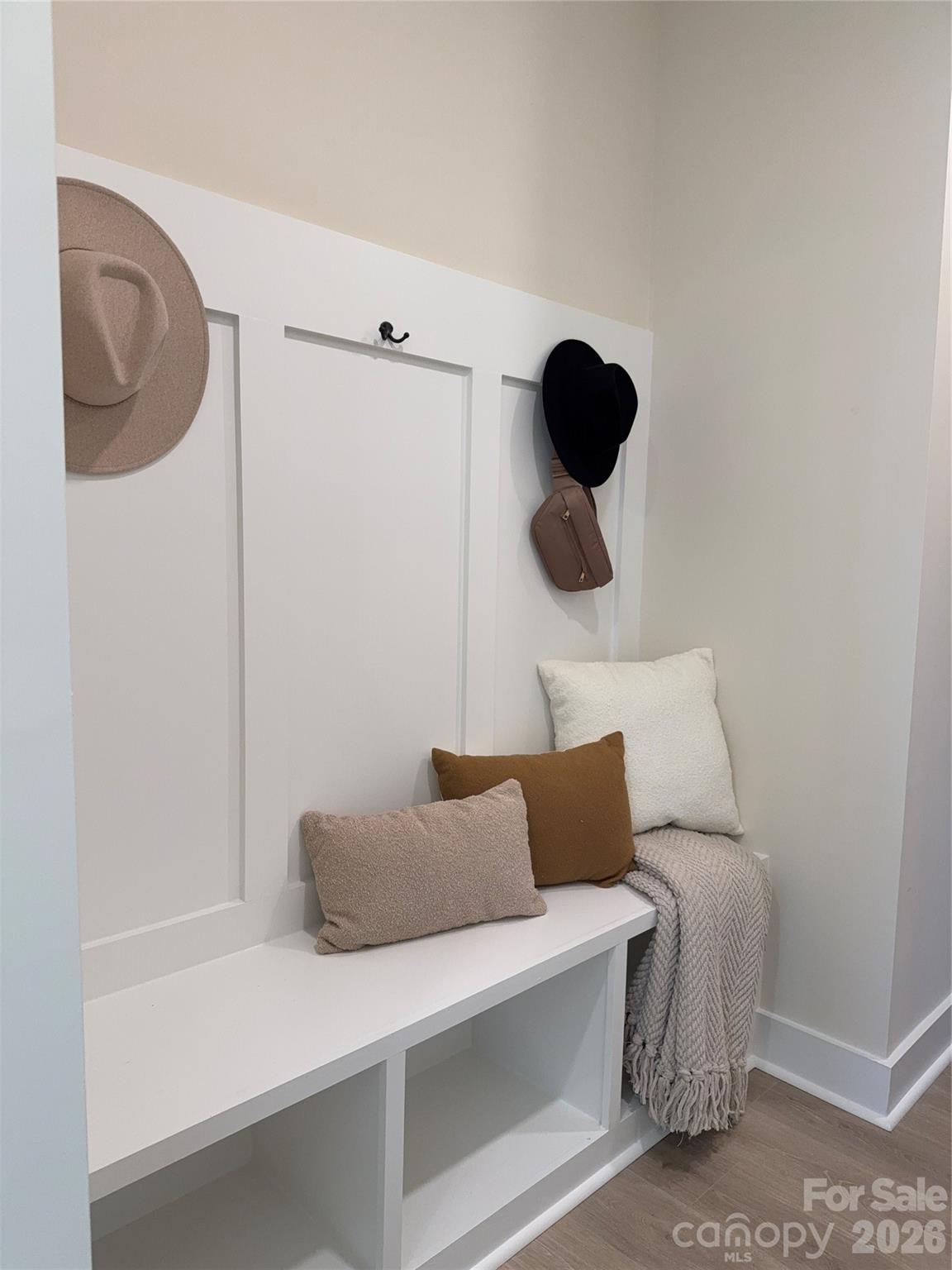 740 Falling Oak Alley Unit: 24