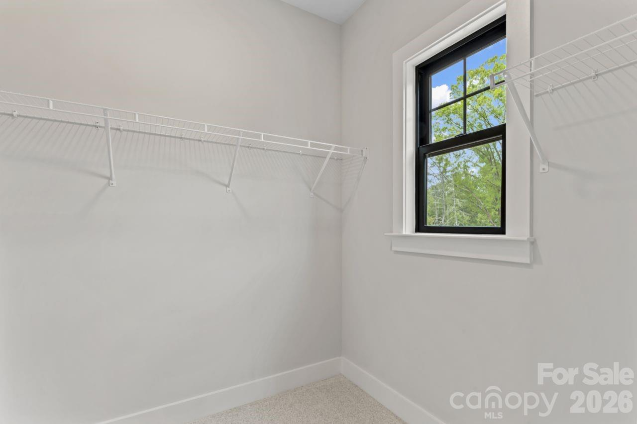 740 Falling Oak Alley Unit: 24