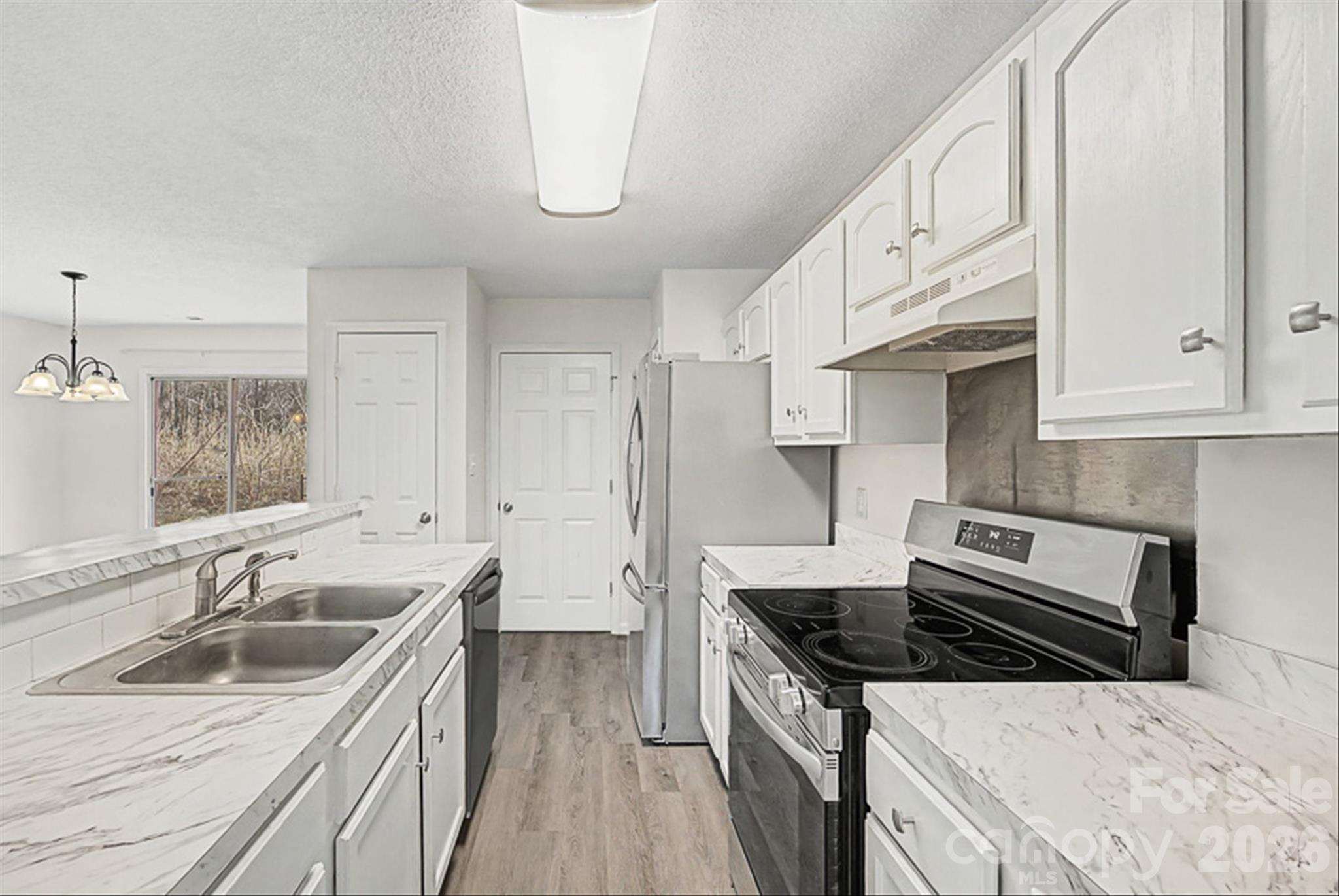 2405 Smugglers Court