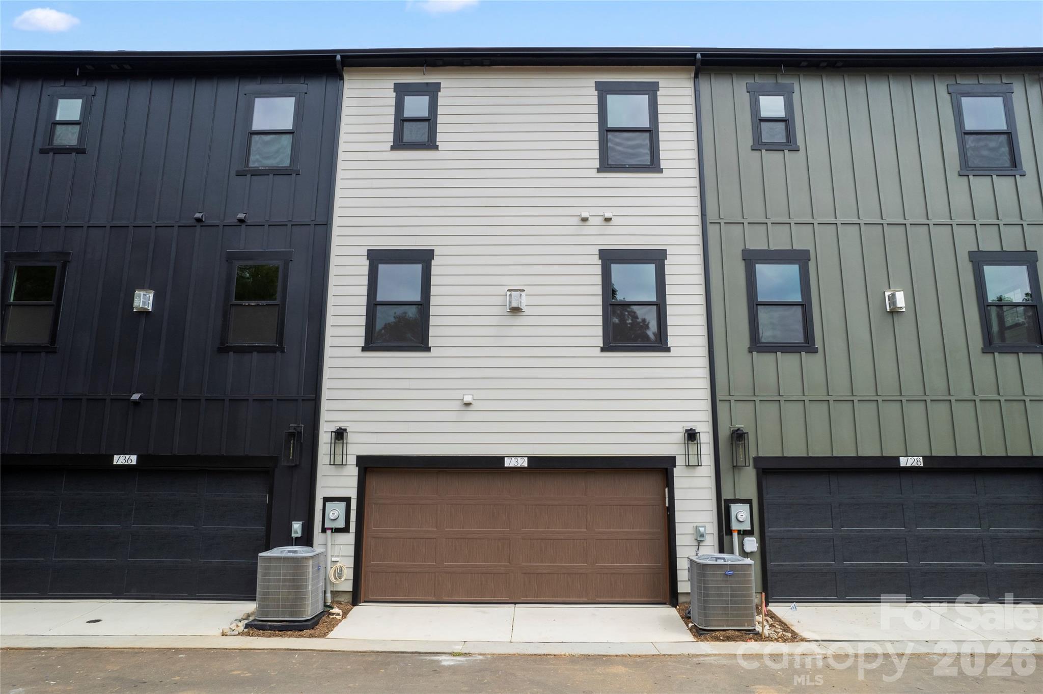 732 Falling Oak Alley