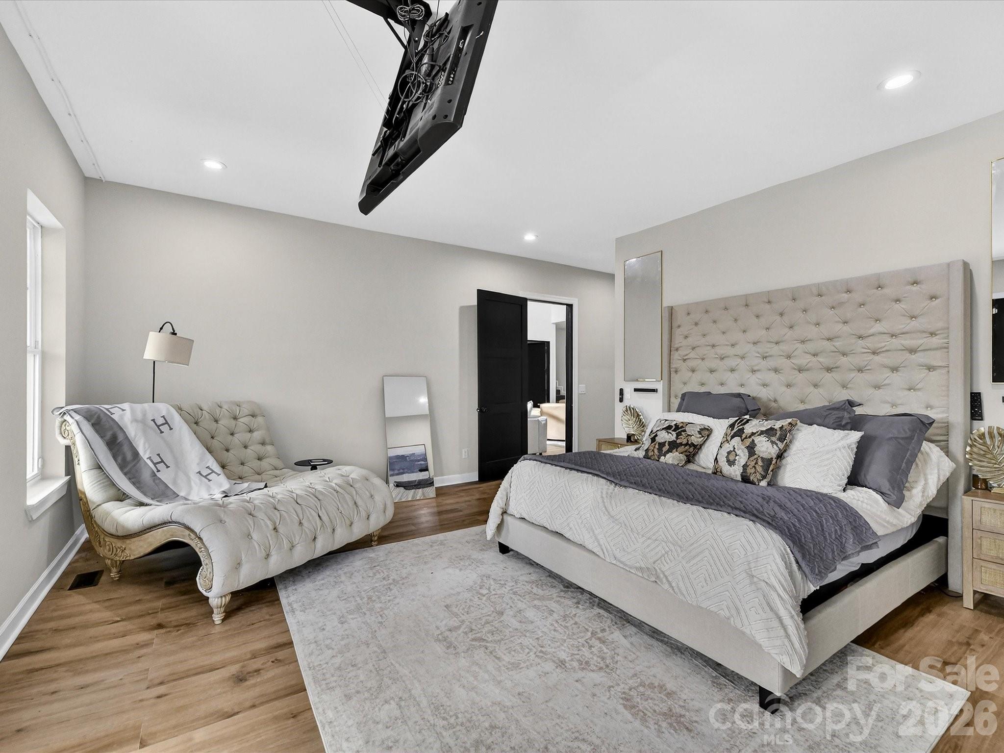 4987 Wildlife Lane