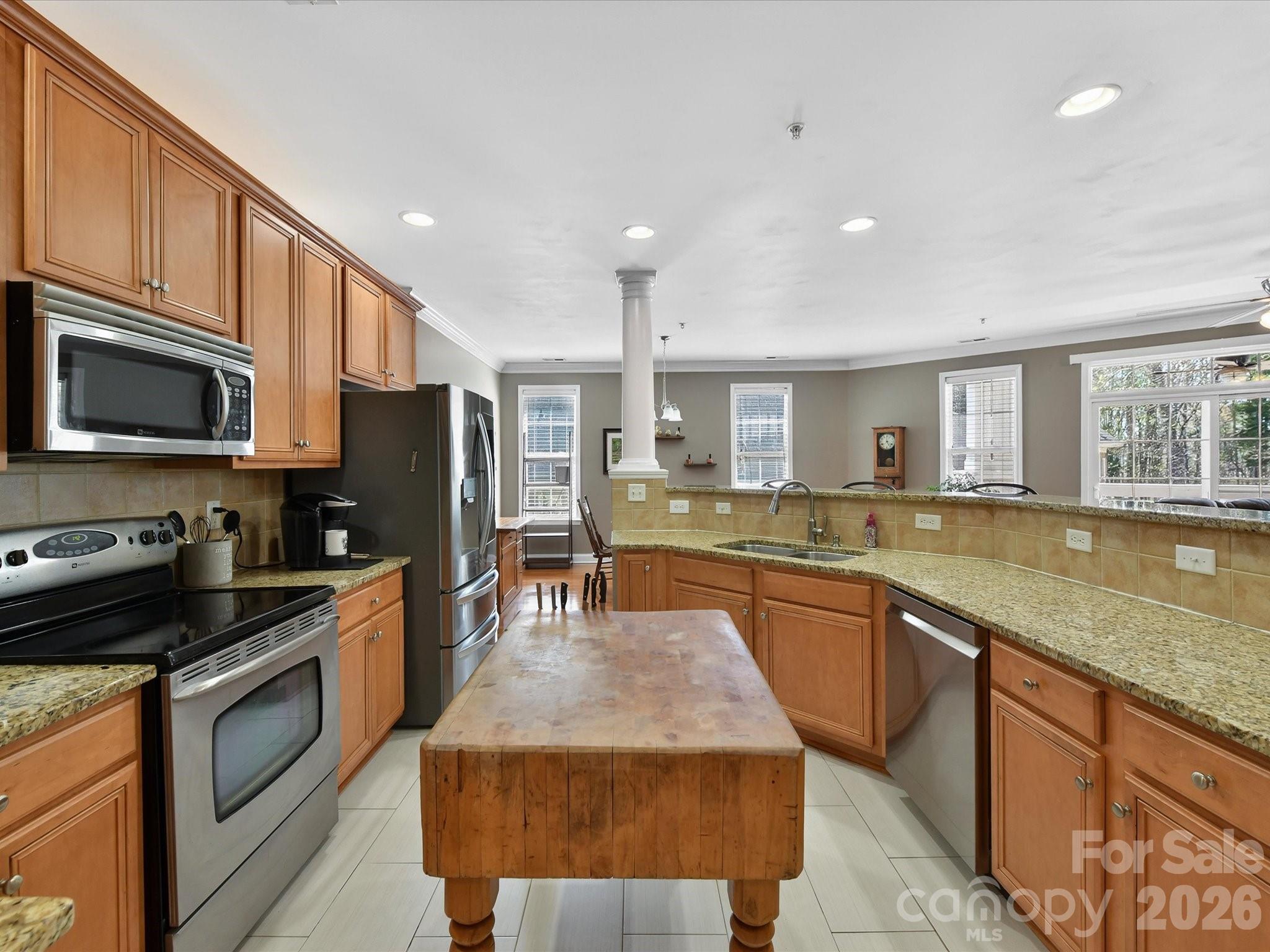 8665 Edinburgh Square Drive