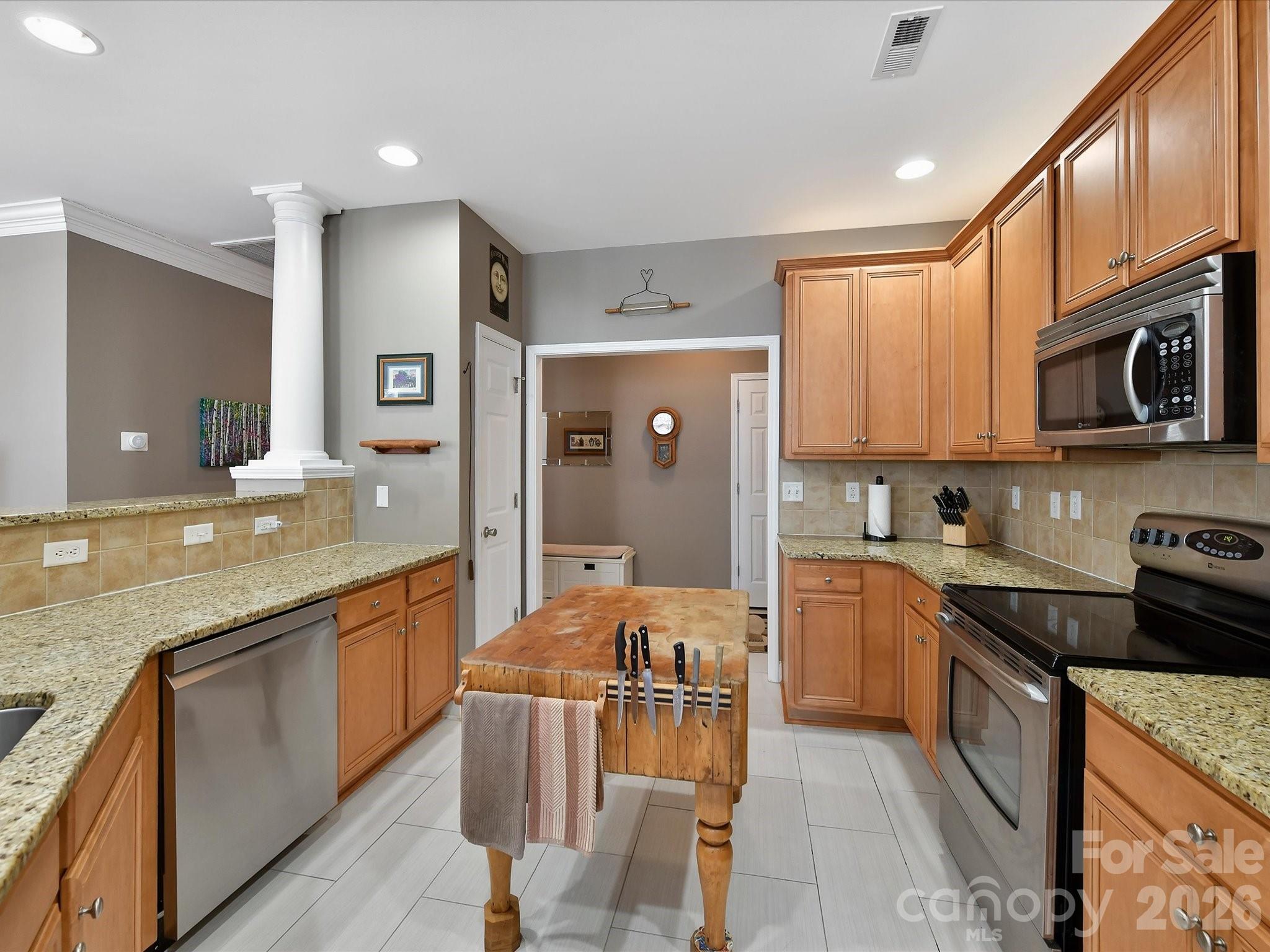 8665 Edinburgh Square Drive