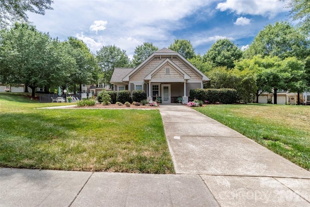8665 Edinburgh Square Drive