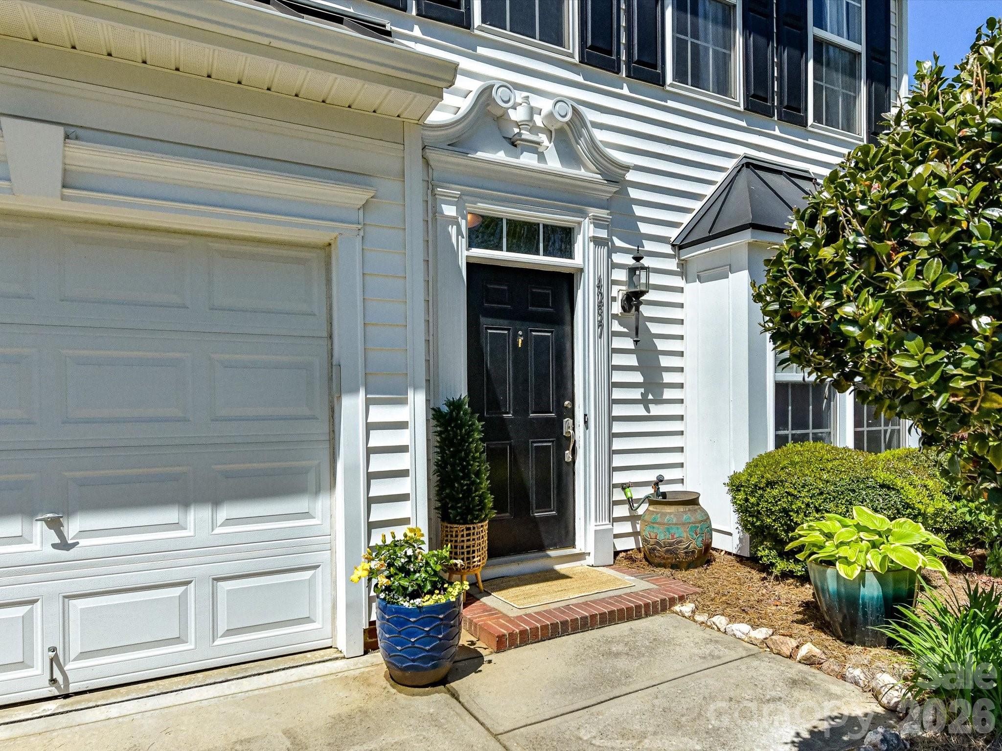 4237 Piccadilly Lane