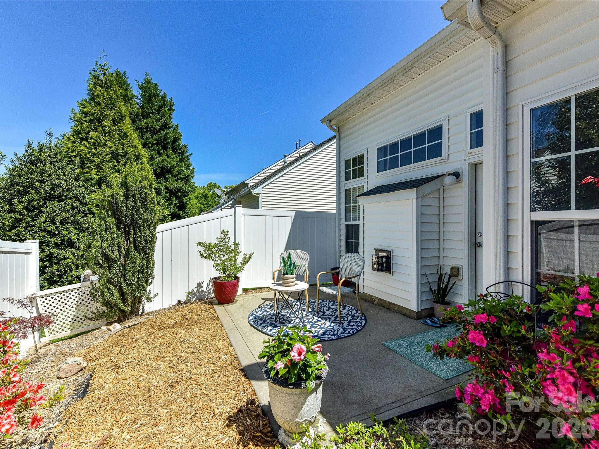 4237 Piccadilly Lane