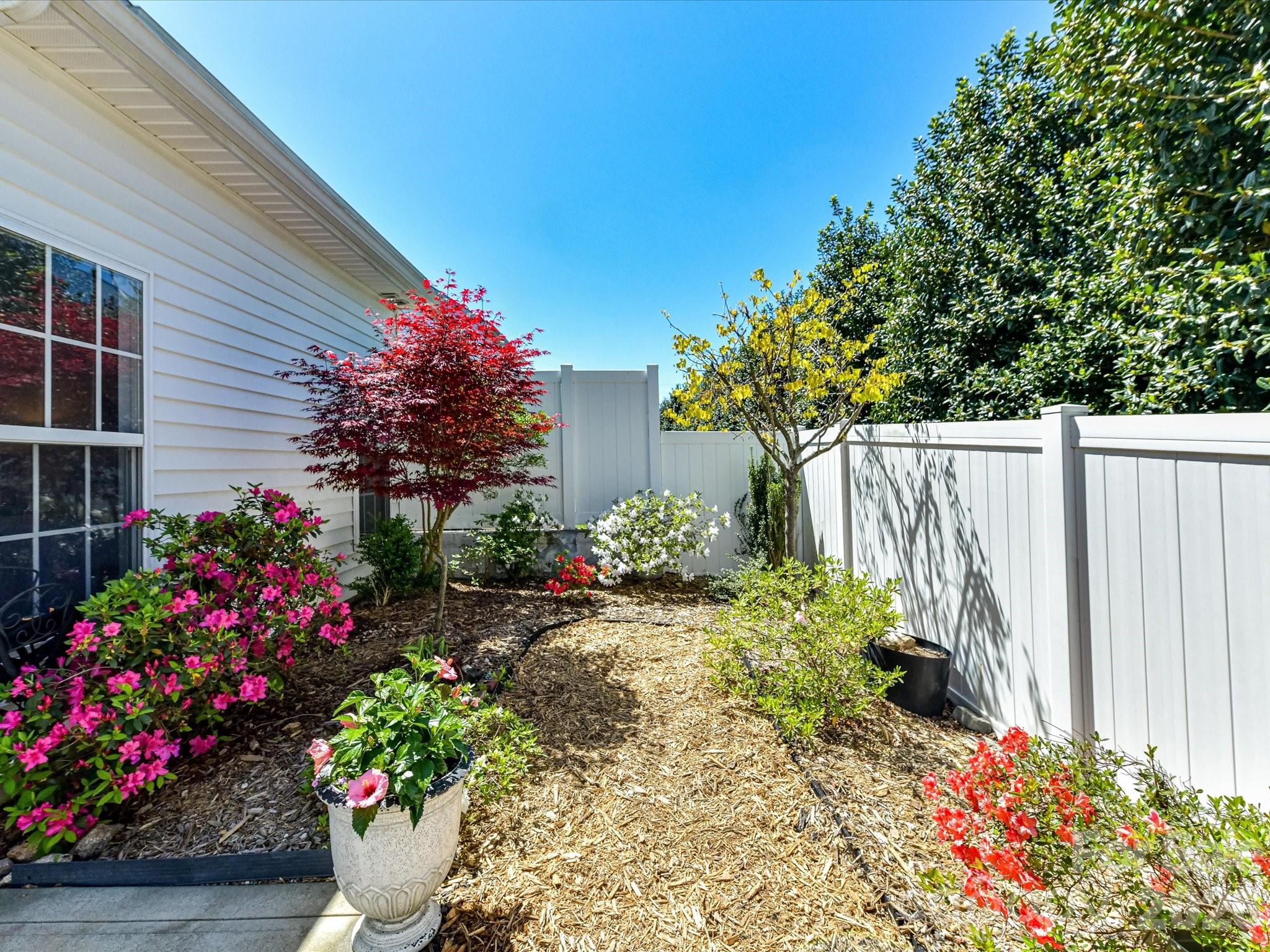 4237 Piccadilly Lane