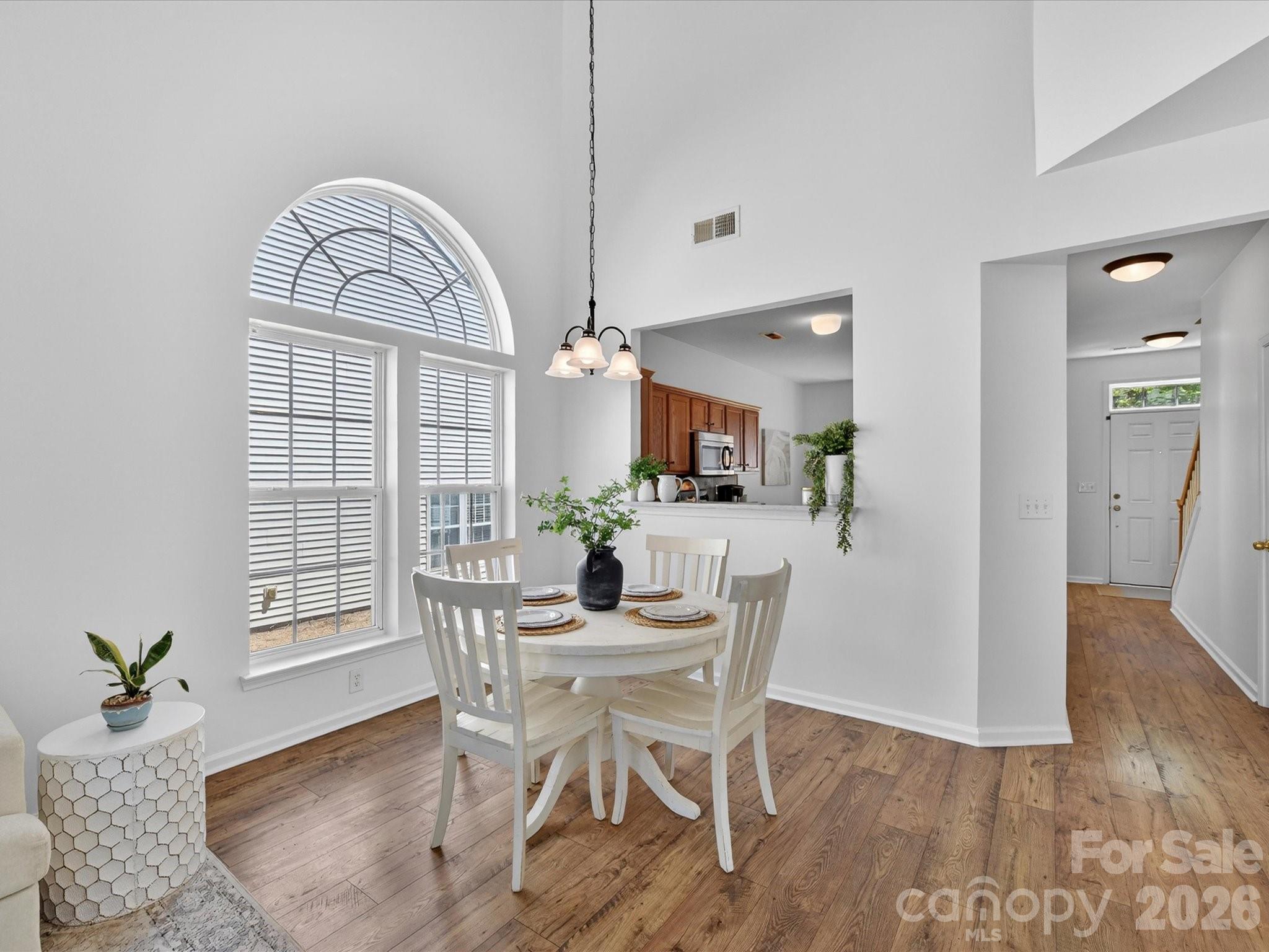 4237 Piccadilly Lane