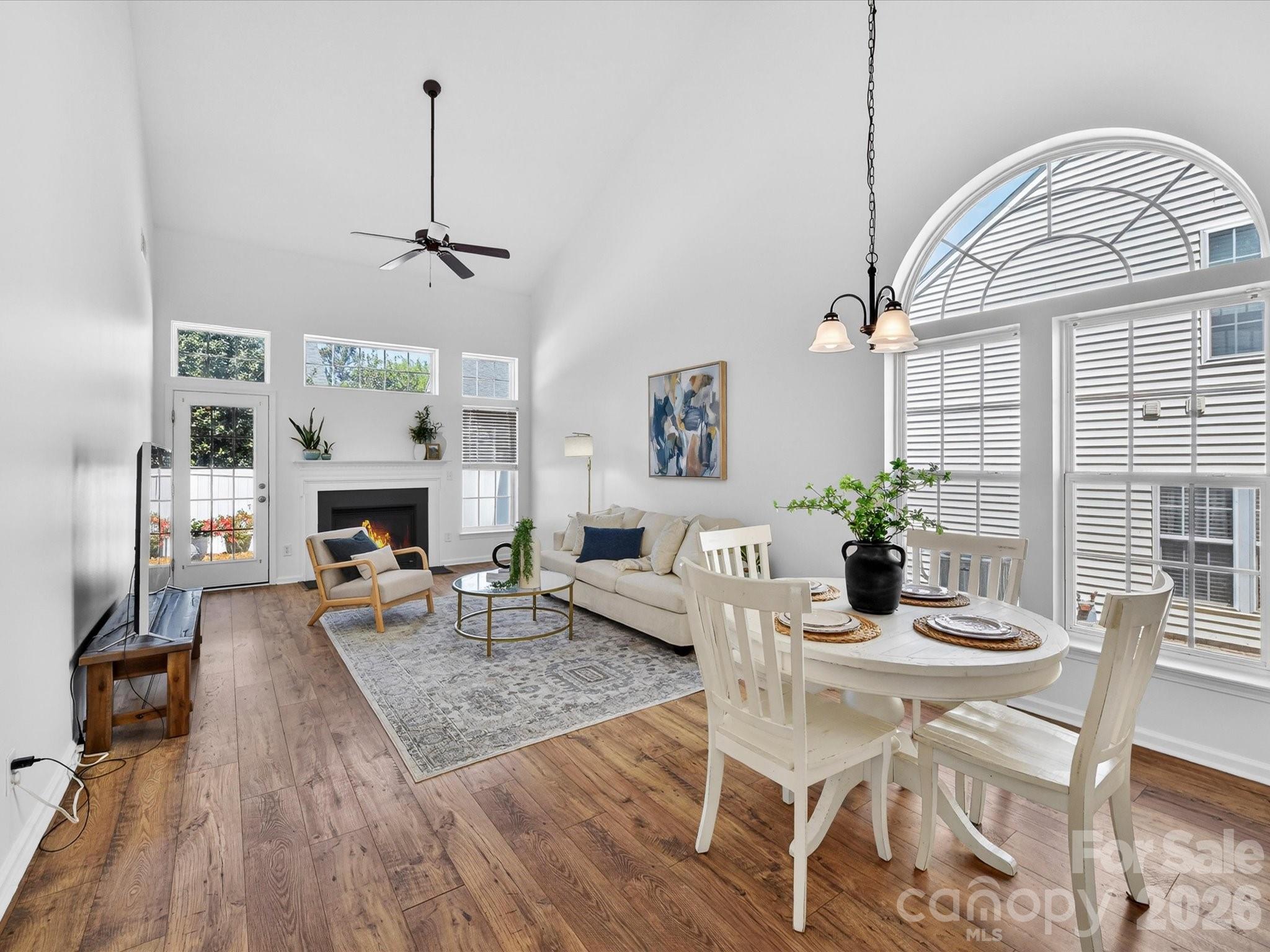 4237 Piccadilly Lane