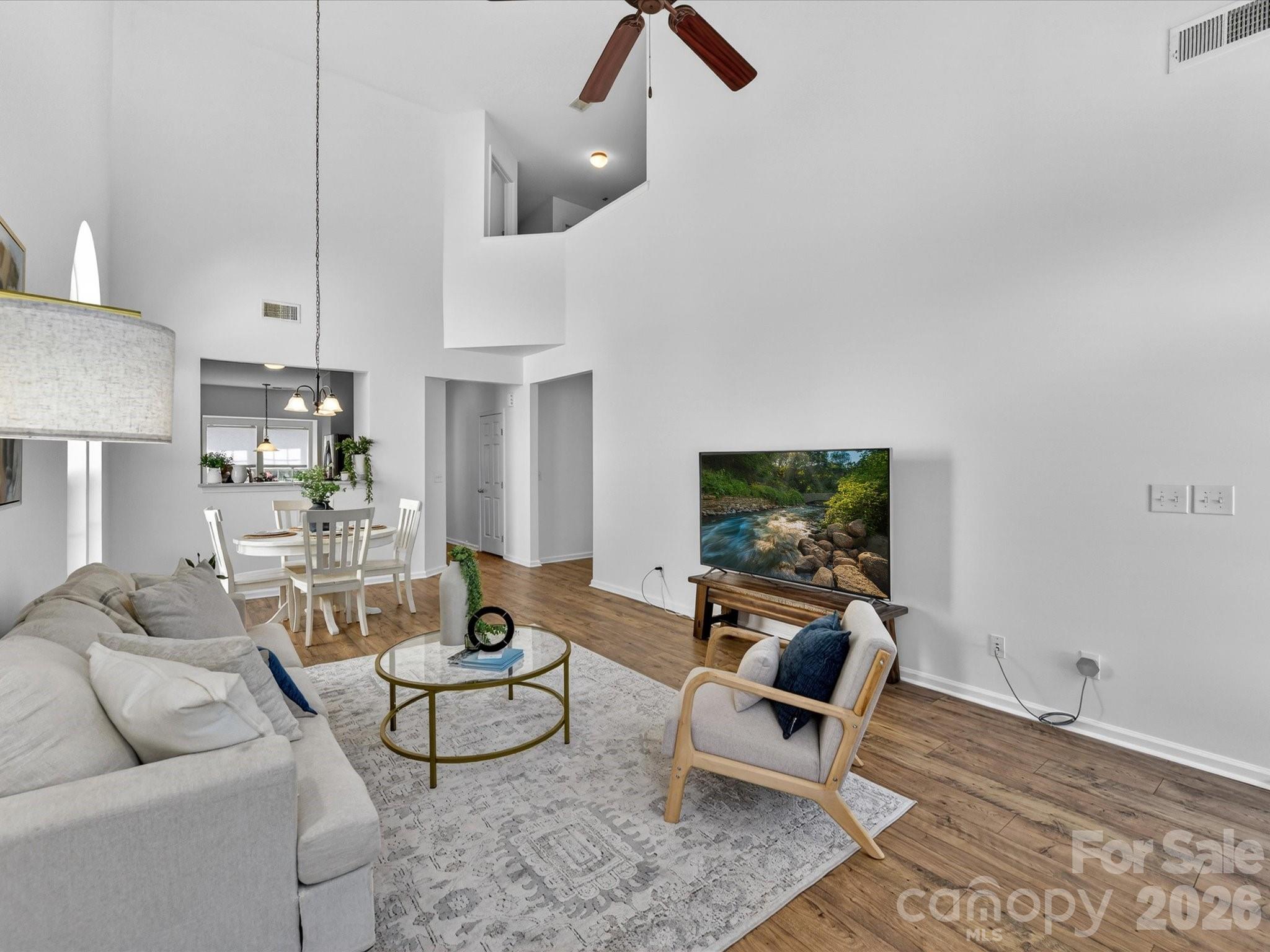 4237 Piccadilly Lane