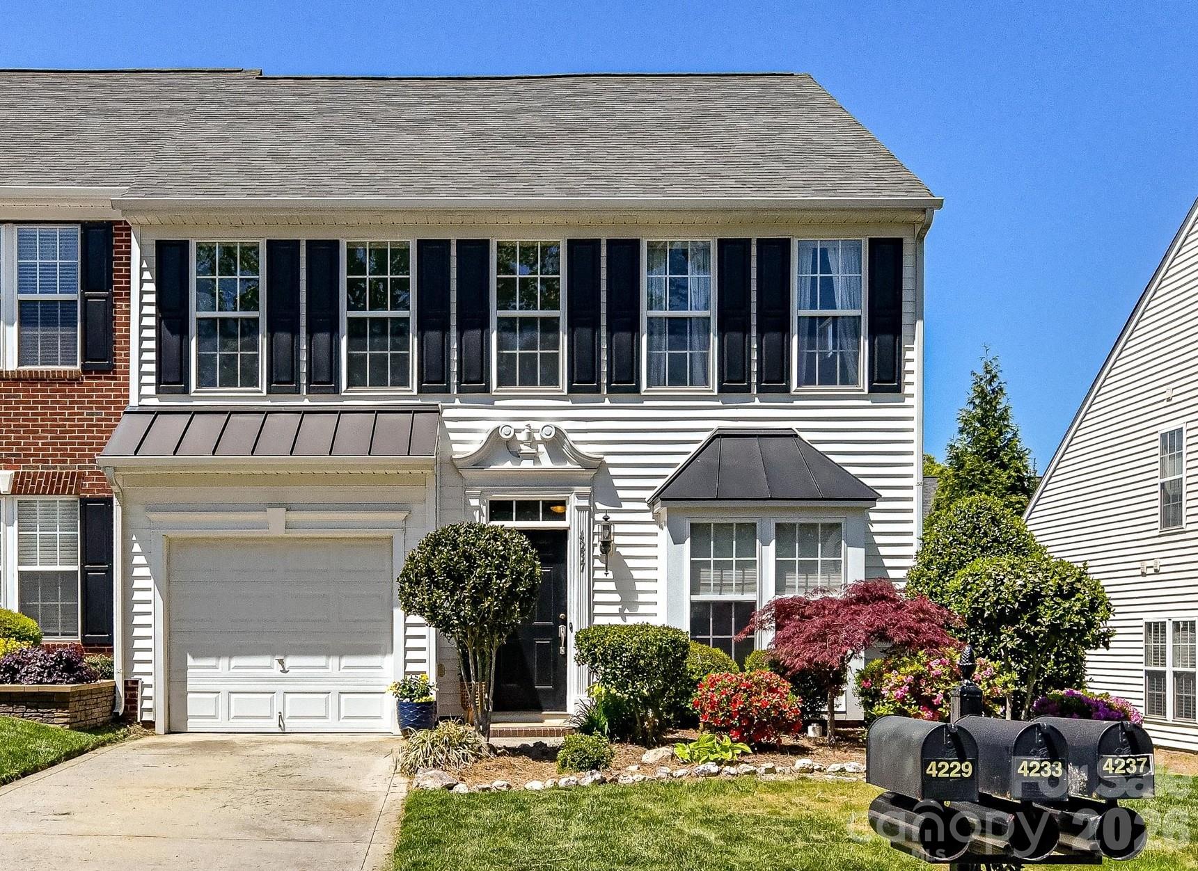 4237 Piccadilly Lane