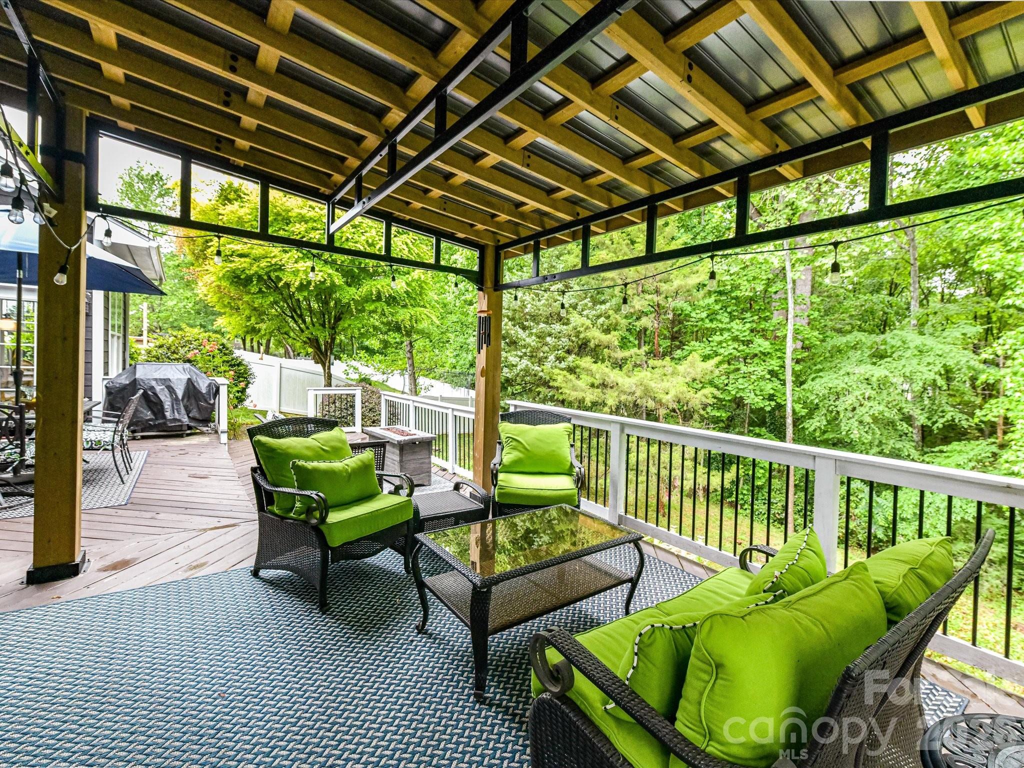 18721 The Commons Boulevard