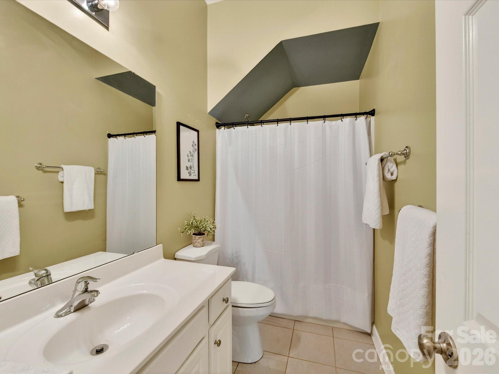 18721 The Commons Boulevard