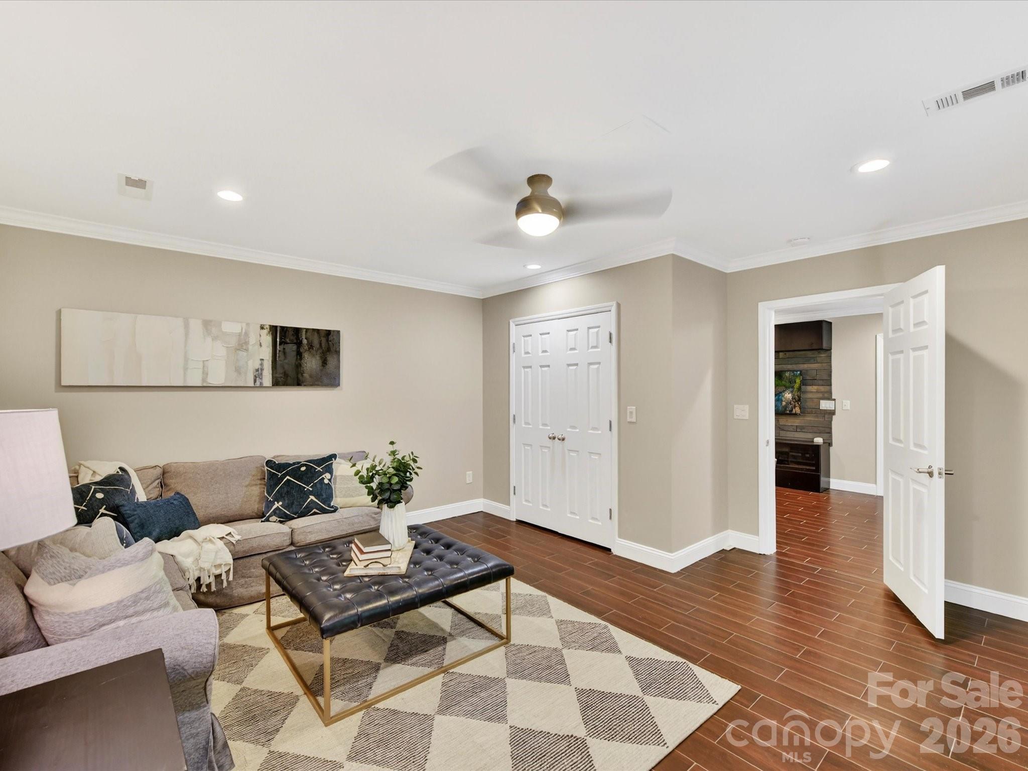 19040 Oakhurst Boulevard
