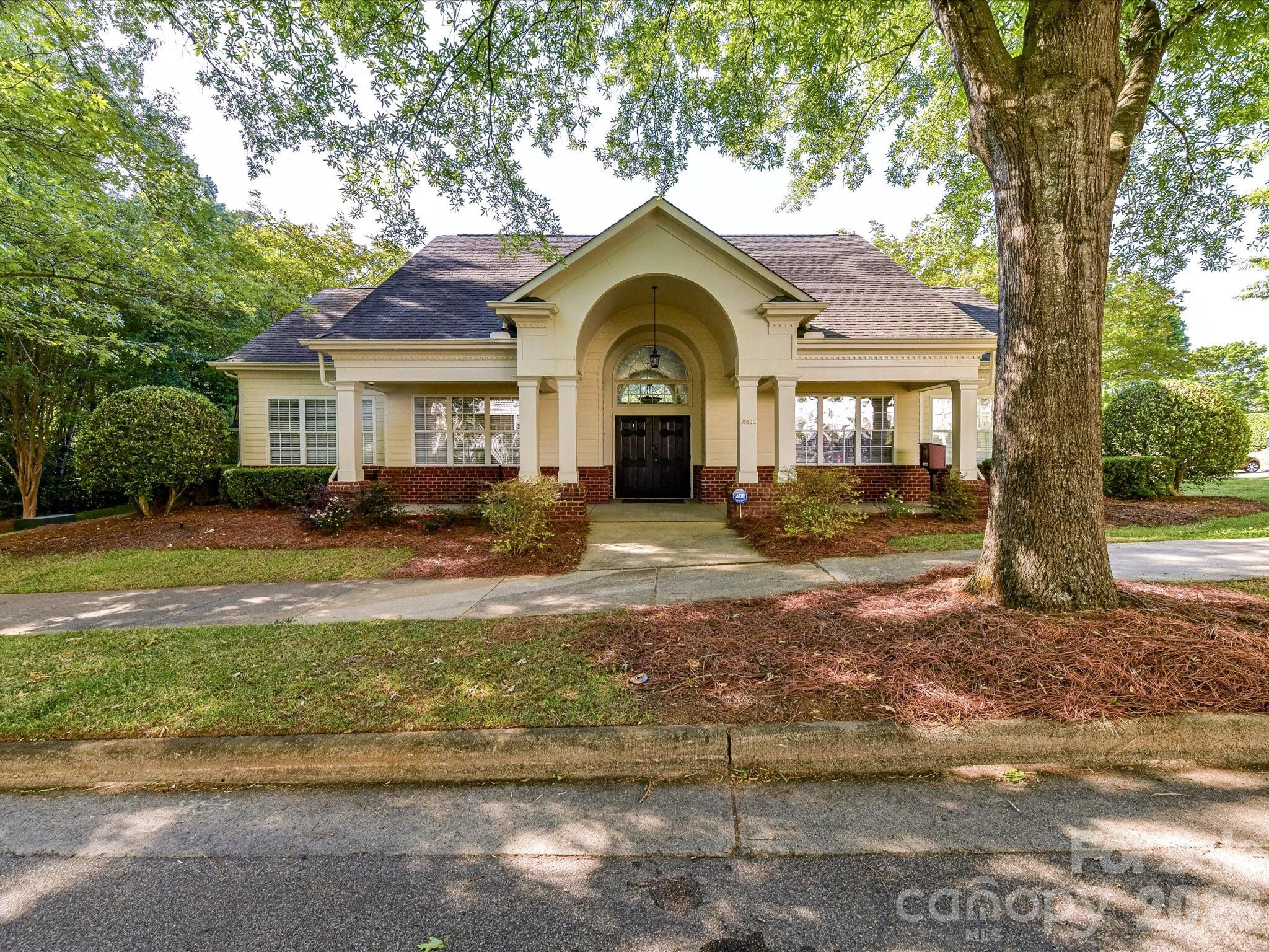 19040 Oakhurst Boulevard